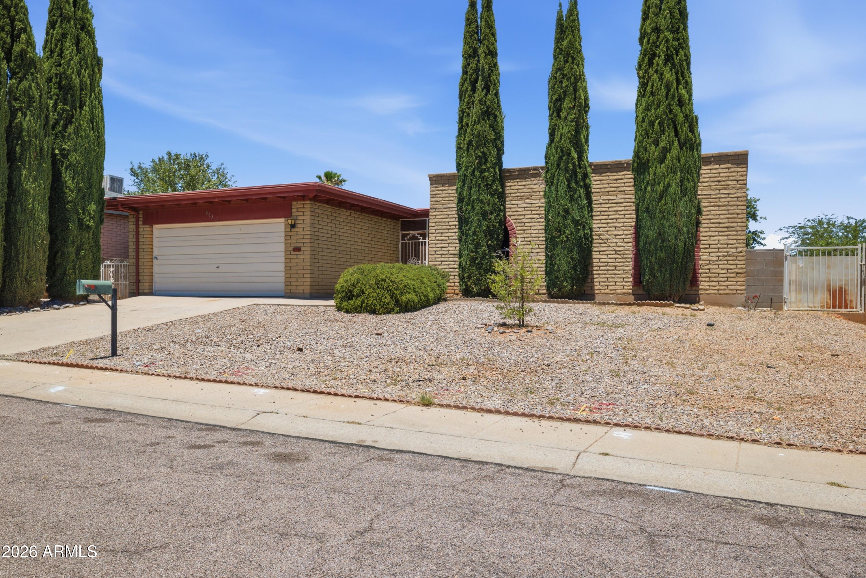 965 CHARLES Drive
