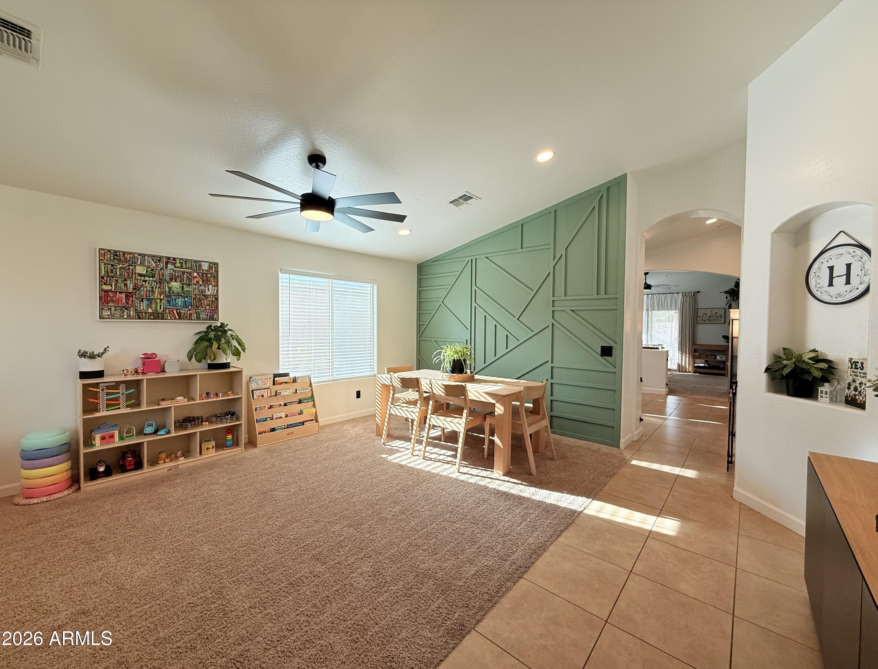 40026 W ROBBINS Drive