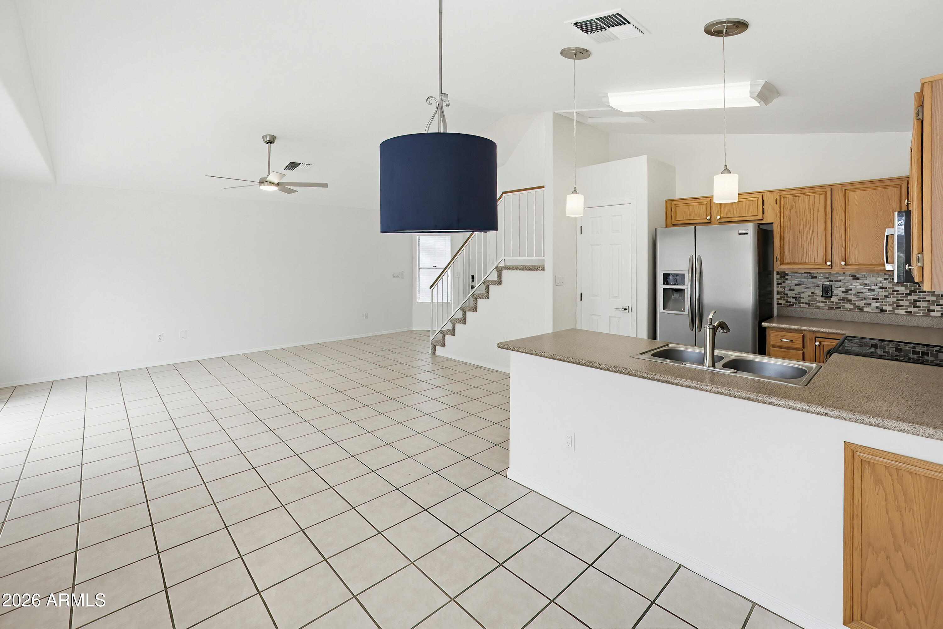 5042 W FAIRVIEW Street