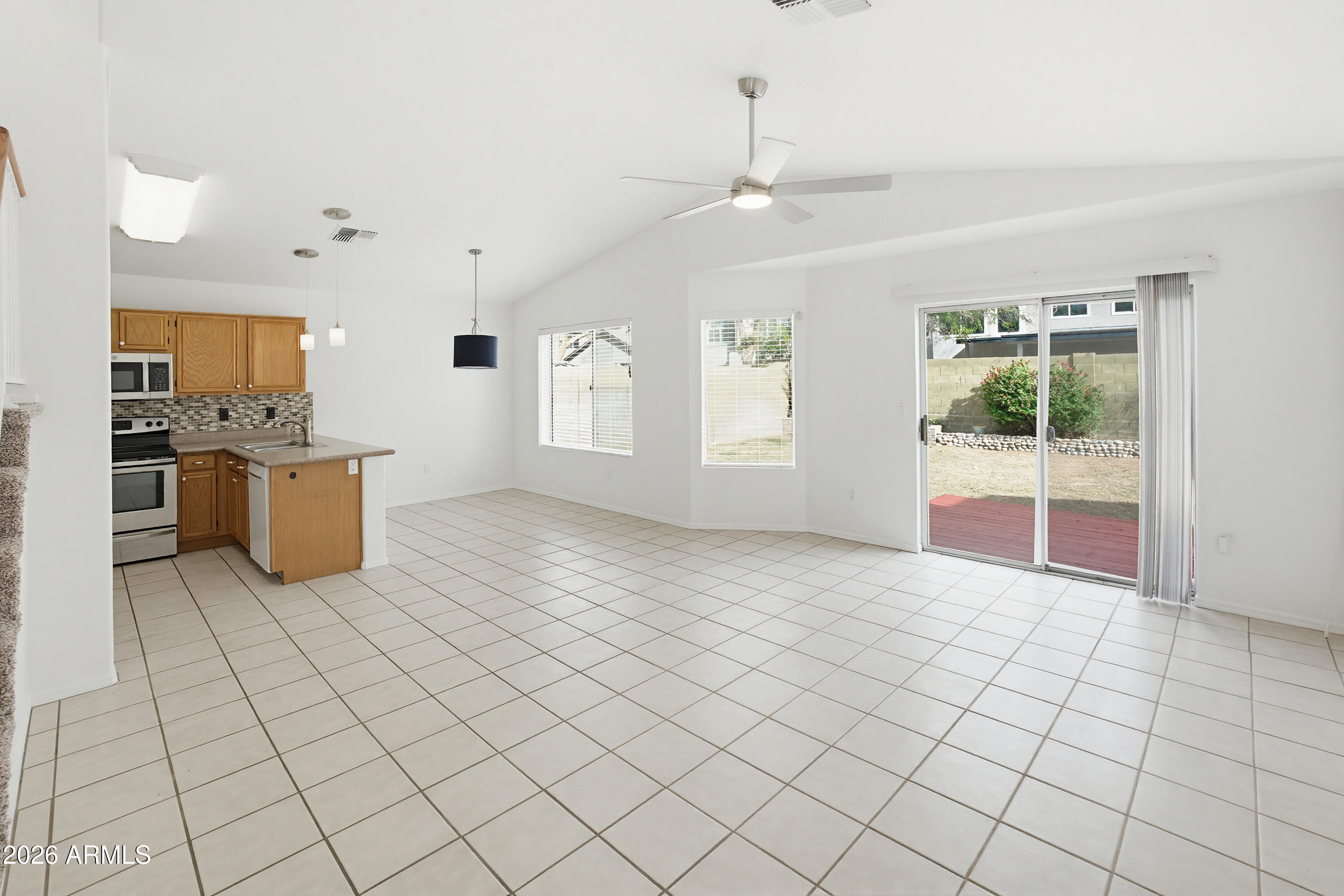 5042 W FAIRVIEW Street