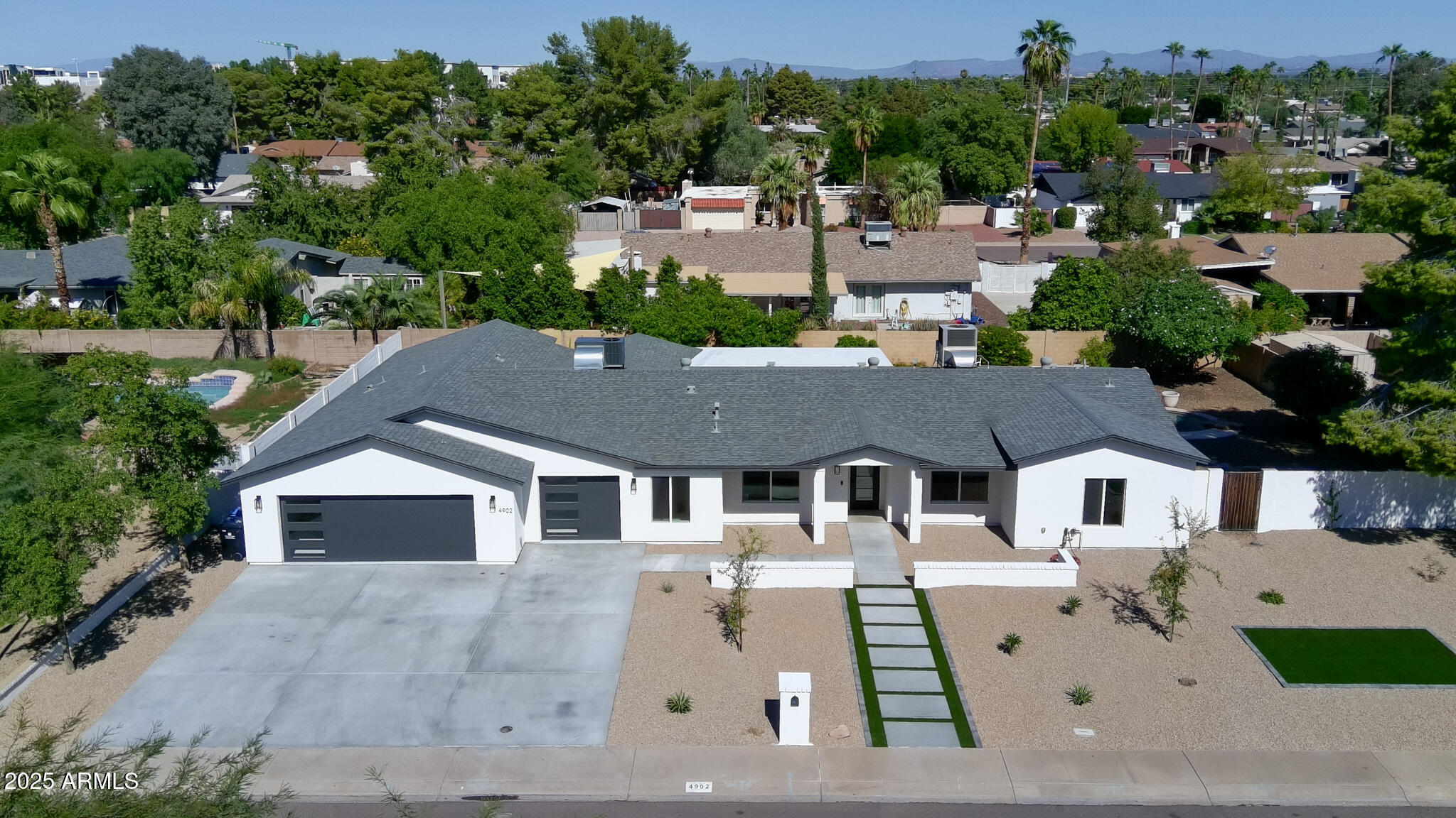 4902 E SUNNYSIDE Drive