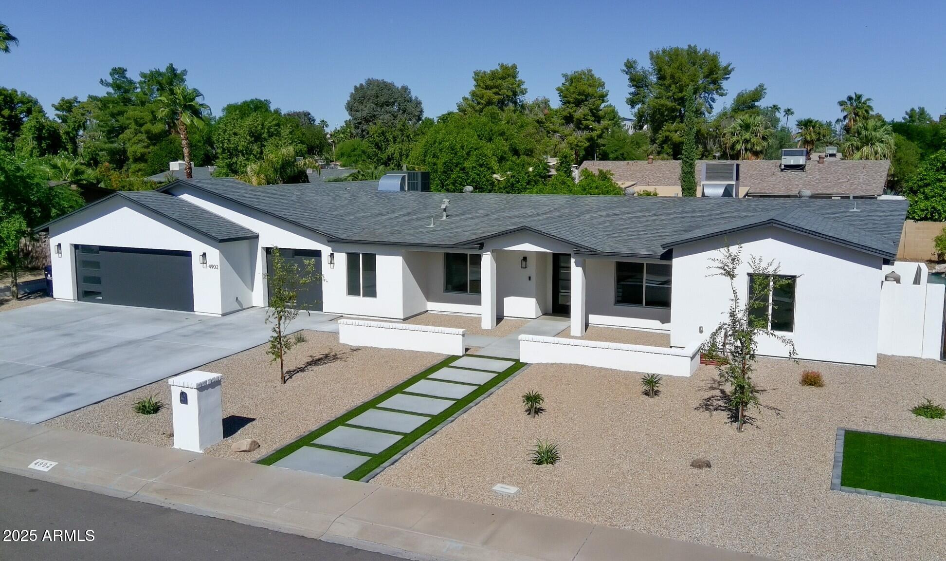 4902 E SUNNYSIDE Drive