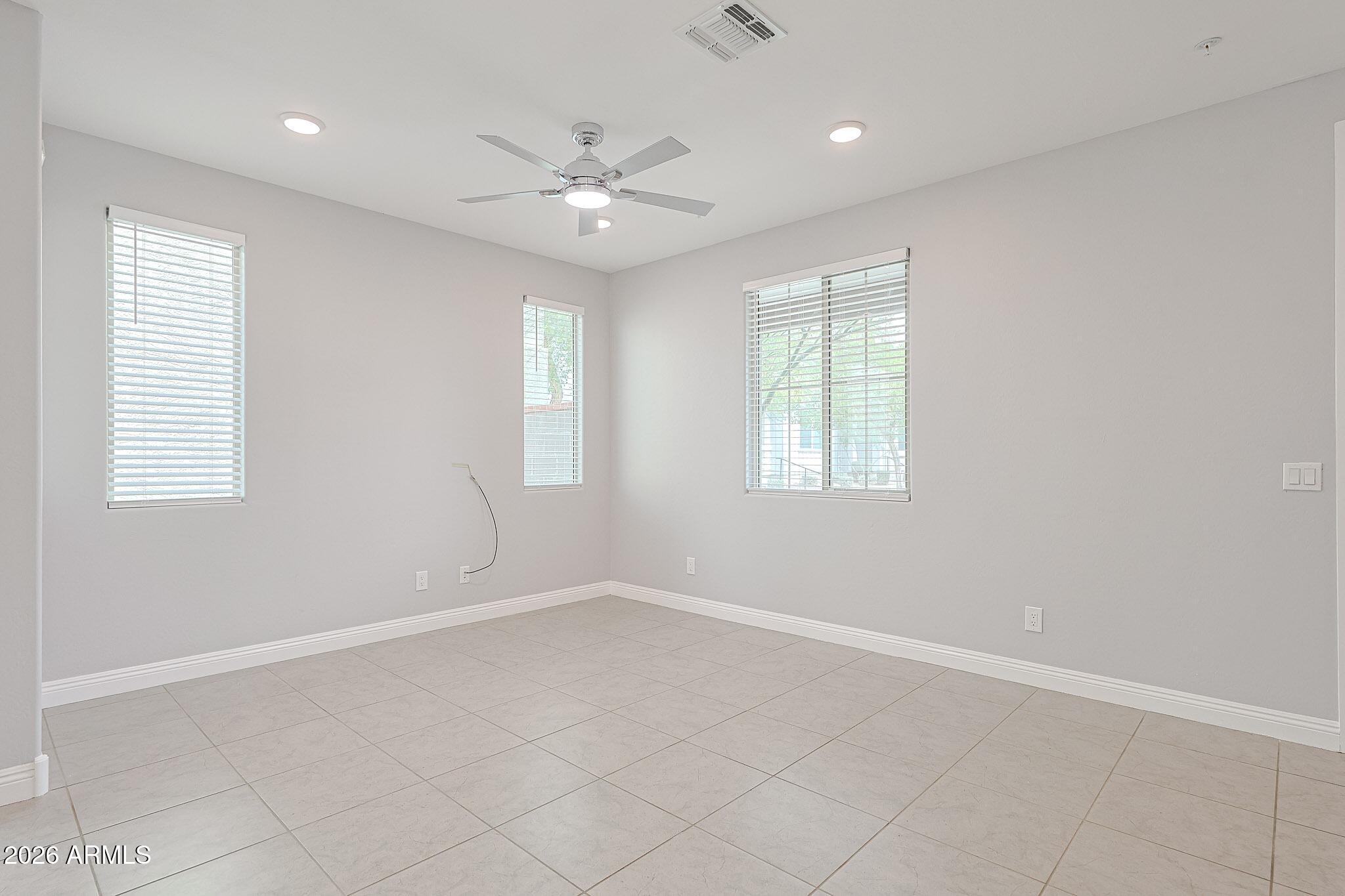 2516 N STONE HILL Road