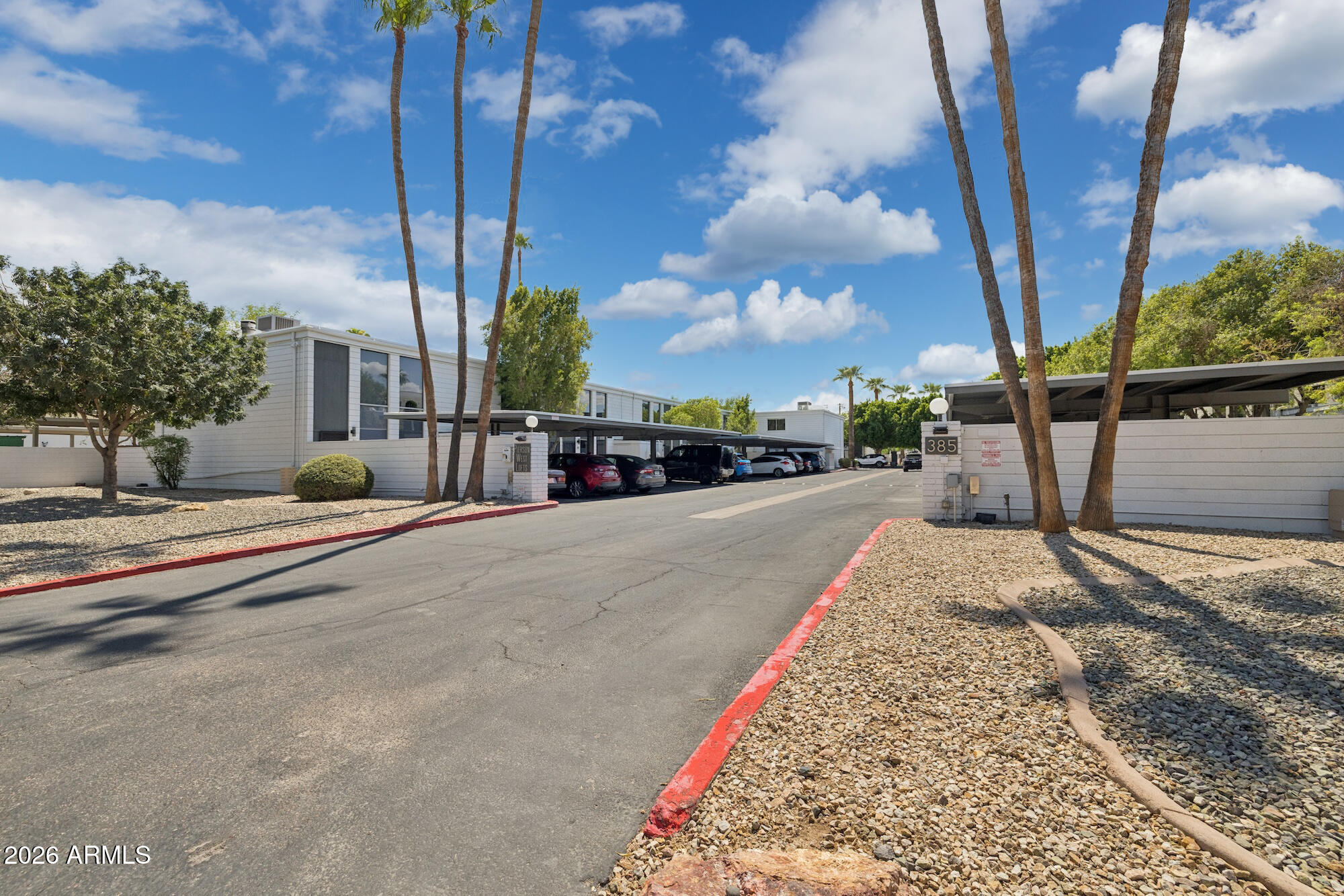 385 W PIERSON Street B4