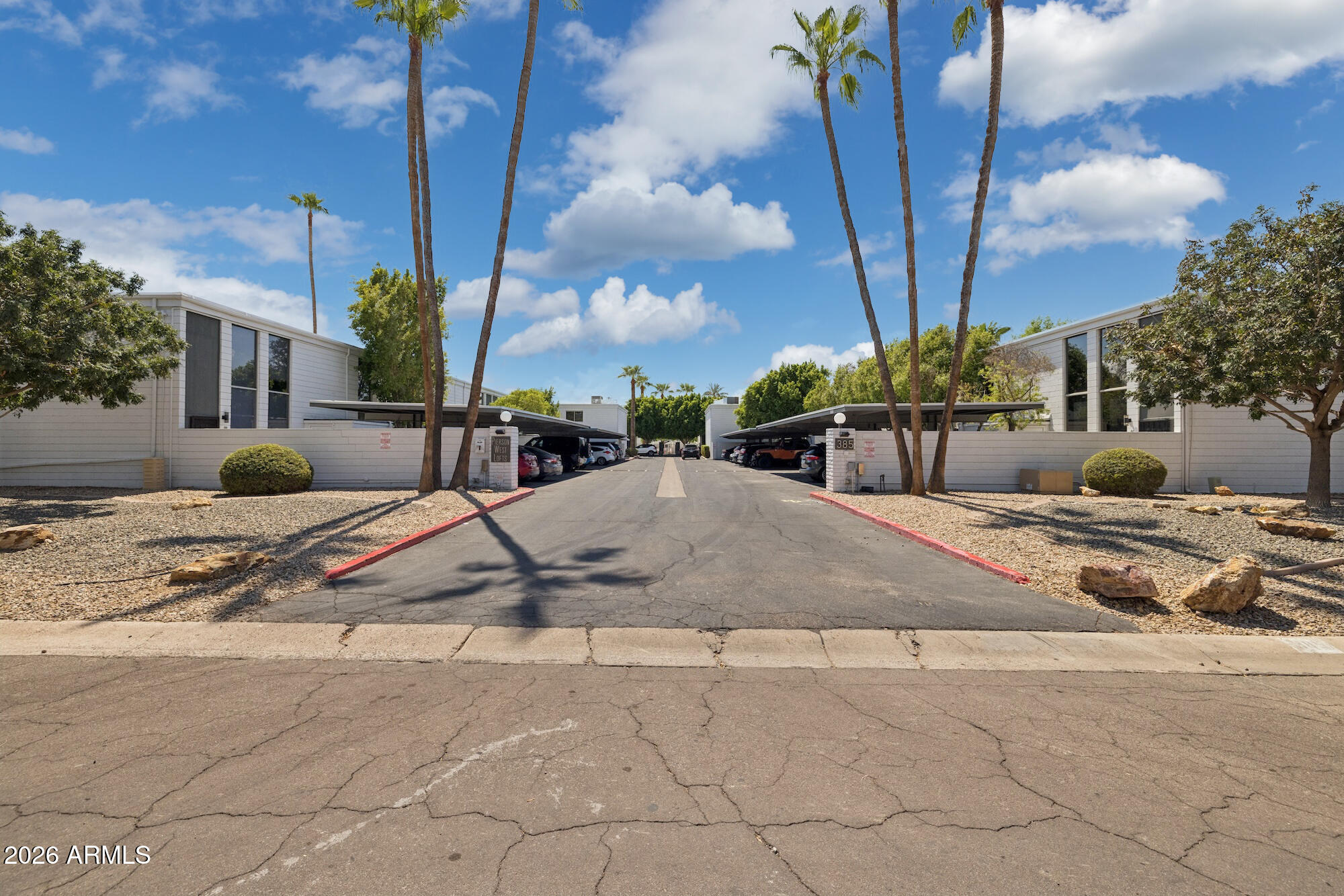385 W PIERSON Street B4