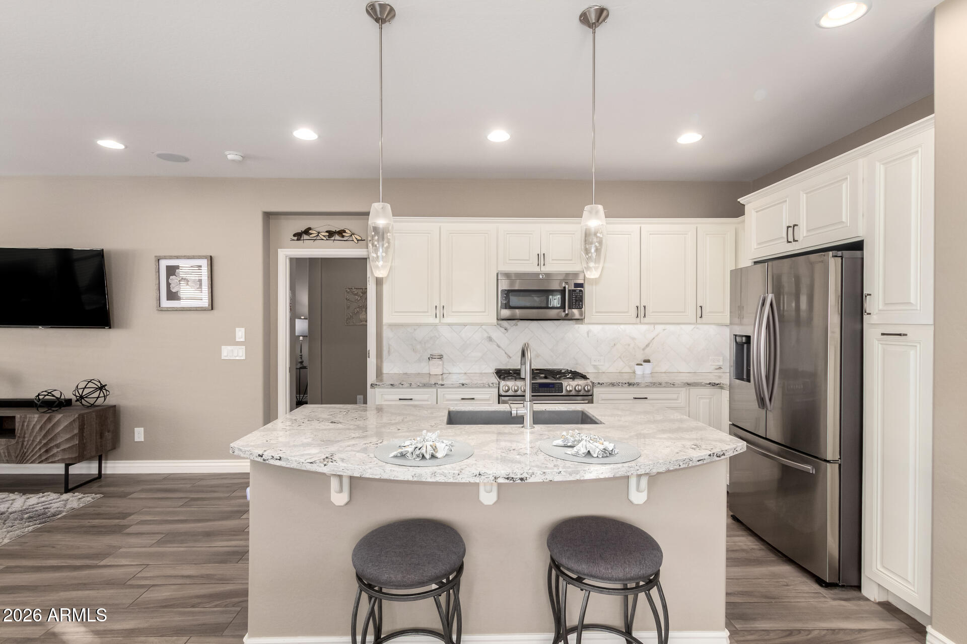 756 E VERDE Boulevard