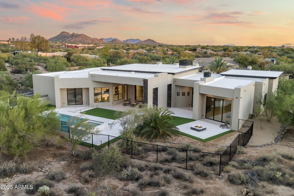 Photo of 6816 E Stagecoach Pass, Carefree, AZ 85377 (MLS # 6923560)