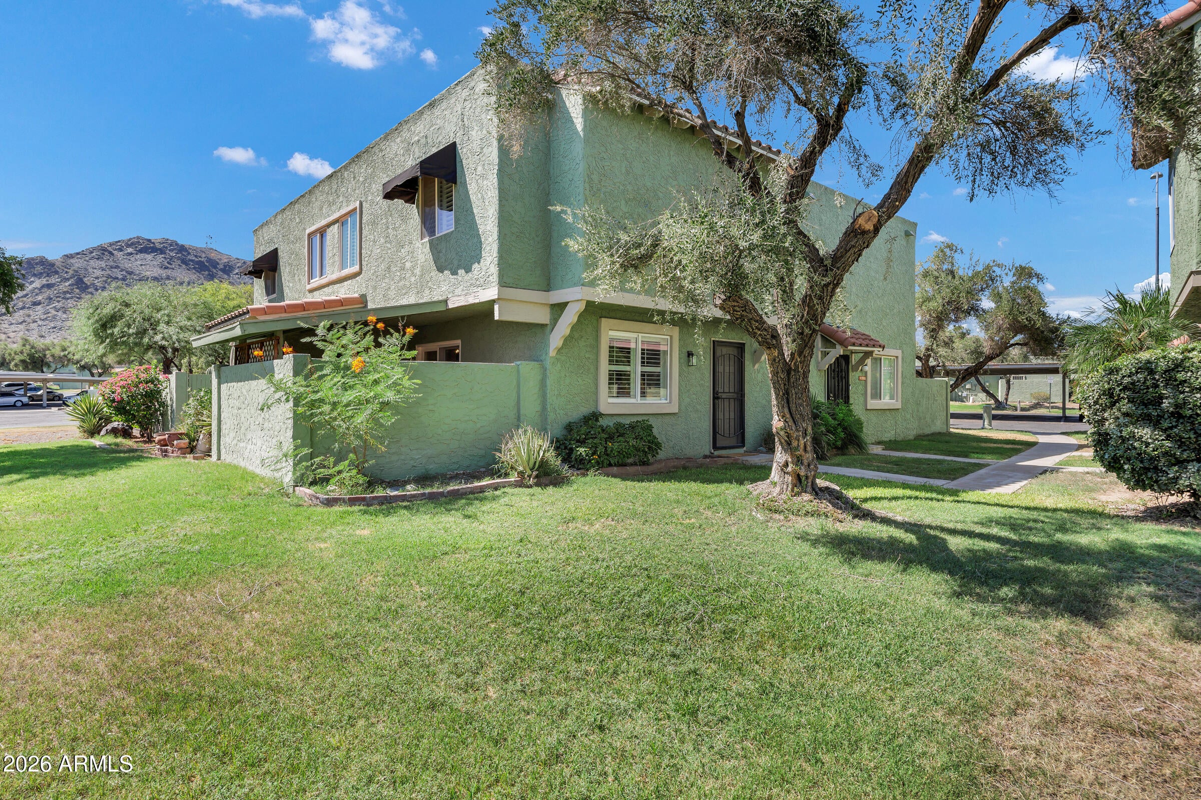 10208 N 8TH Place B