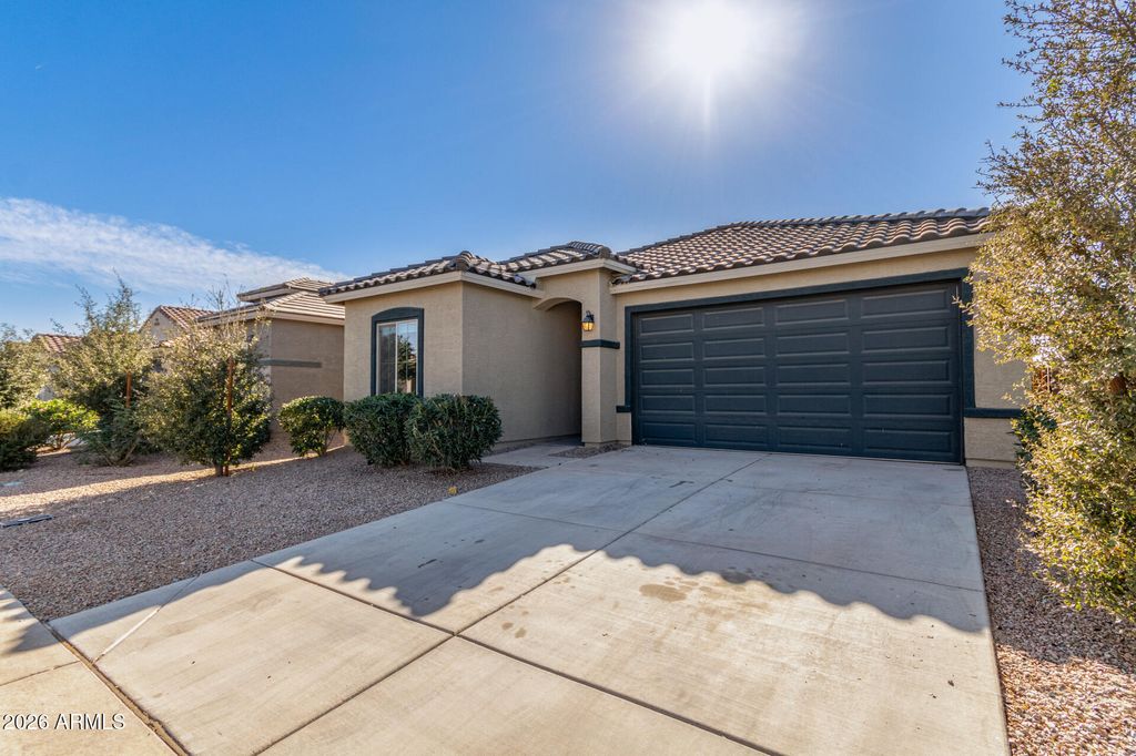 Photo of 43687 W Buckhorn Trail, Maricopa, AZ 85138 (MLS # 6986003)