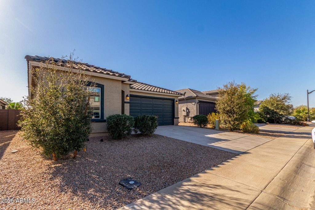 Photo of 43687 W Buckhorn Trail, Maricopa, AZ 85138 (MLS # 6986003)