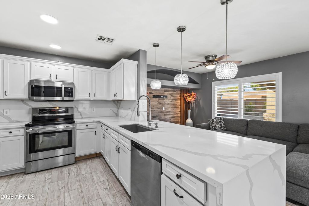 Photo of 13014 W Paradise Drive, El Mirage, AZ 85335 (MLS # 6981667)