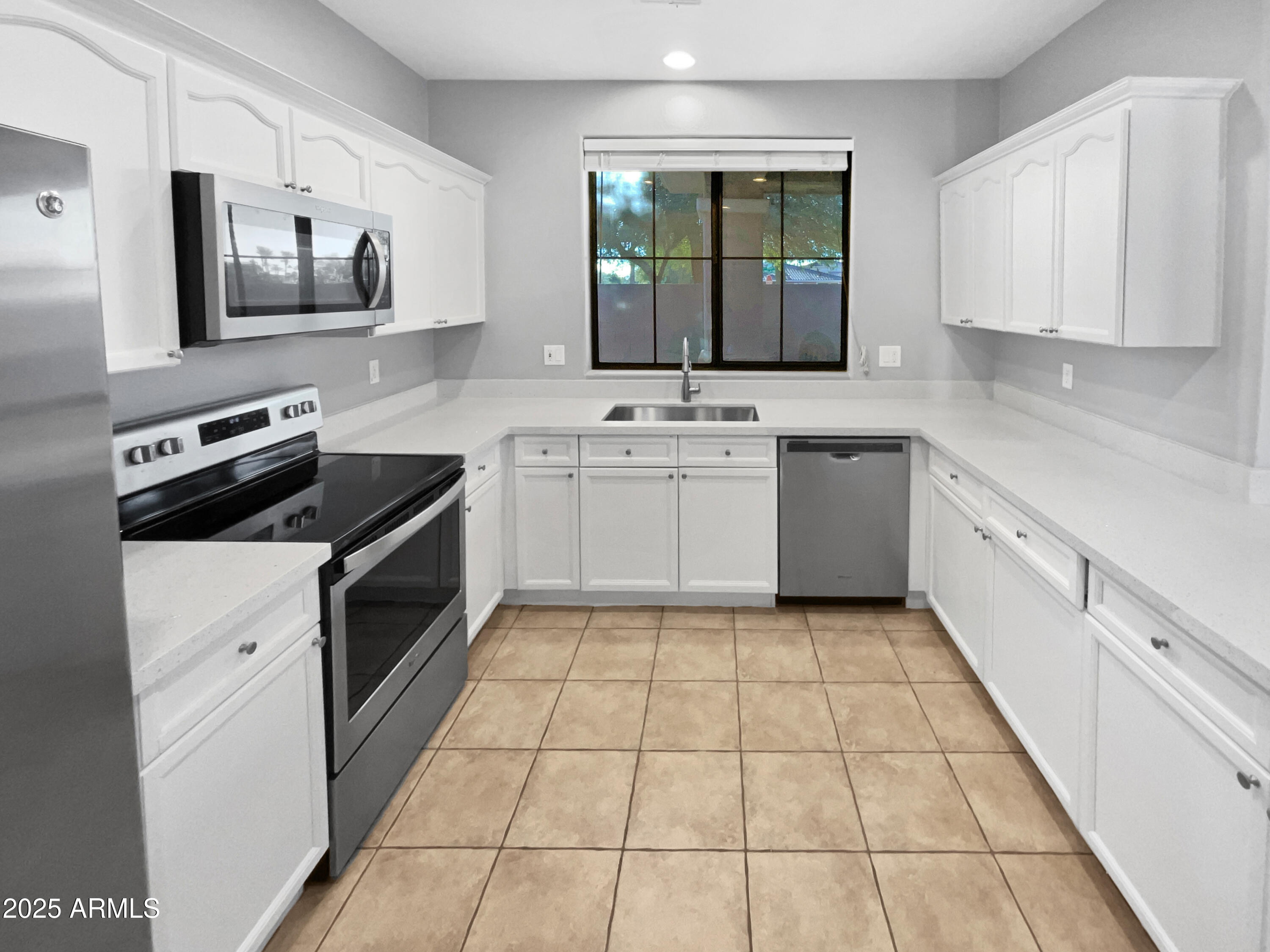 13613 W CYPRESS Street