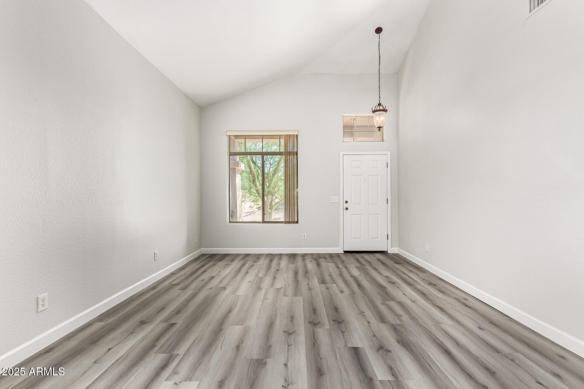 12368 W MEADOWBROOK Avenue