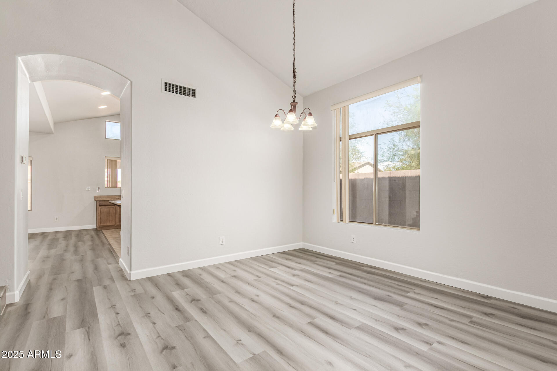 12368 W MEADOWBROOK Avenue