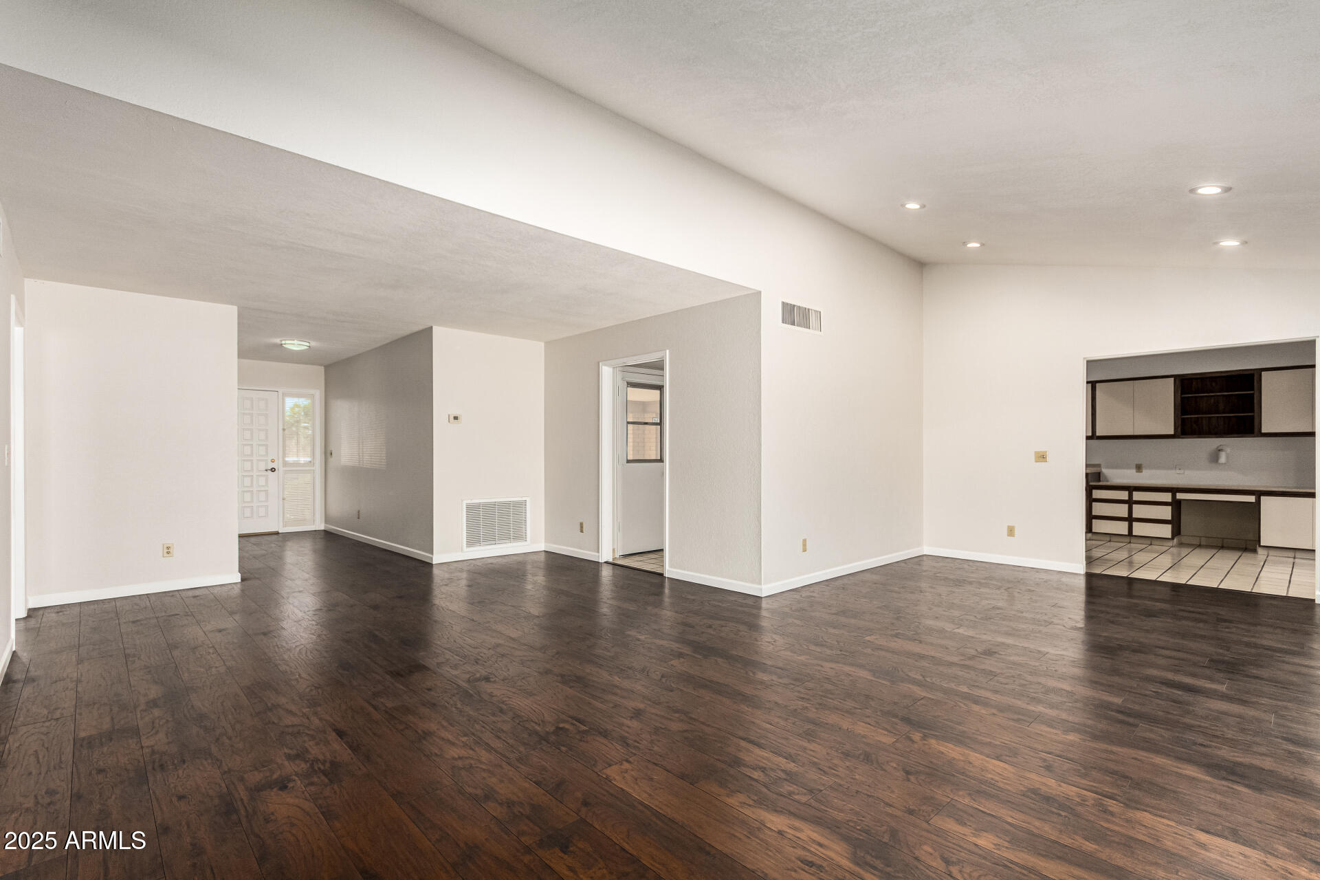 1012 E WAGON WHEEL Drive