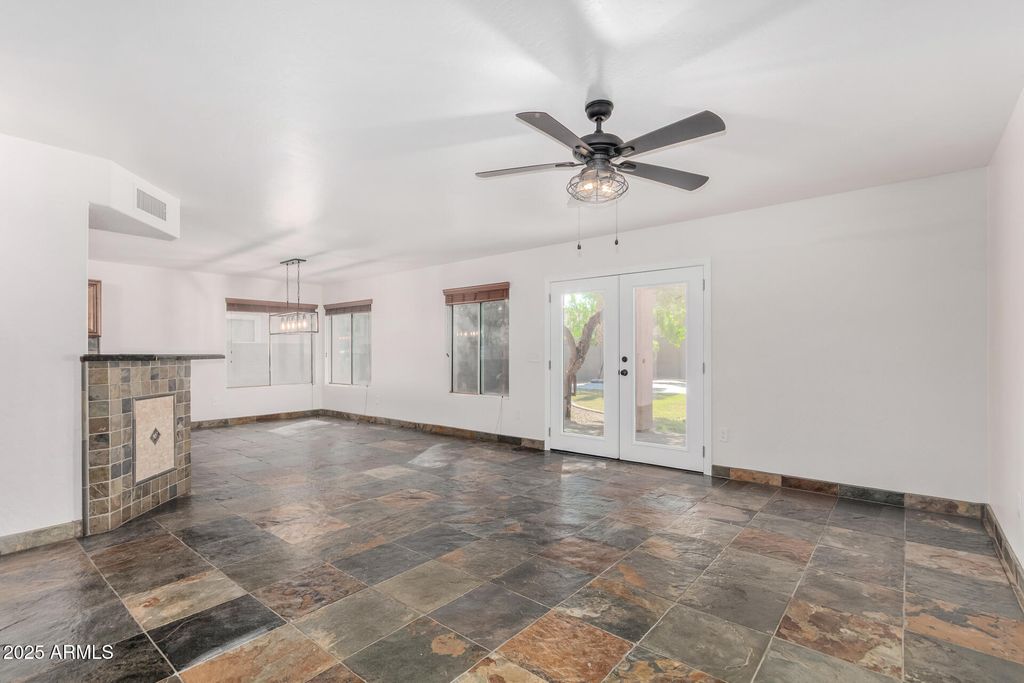 Photo of 7222 N 72nd Avenue, Glendale, AZ 85303 (MLS # 6918702)