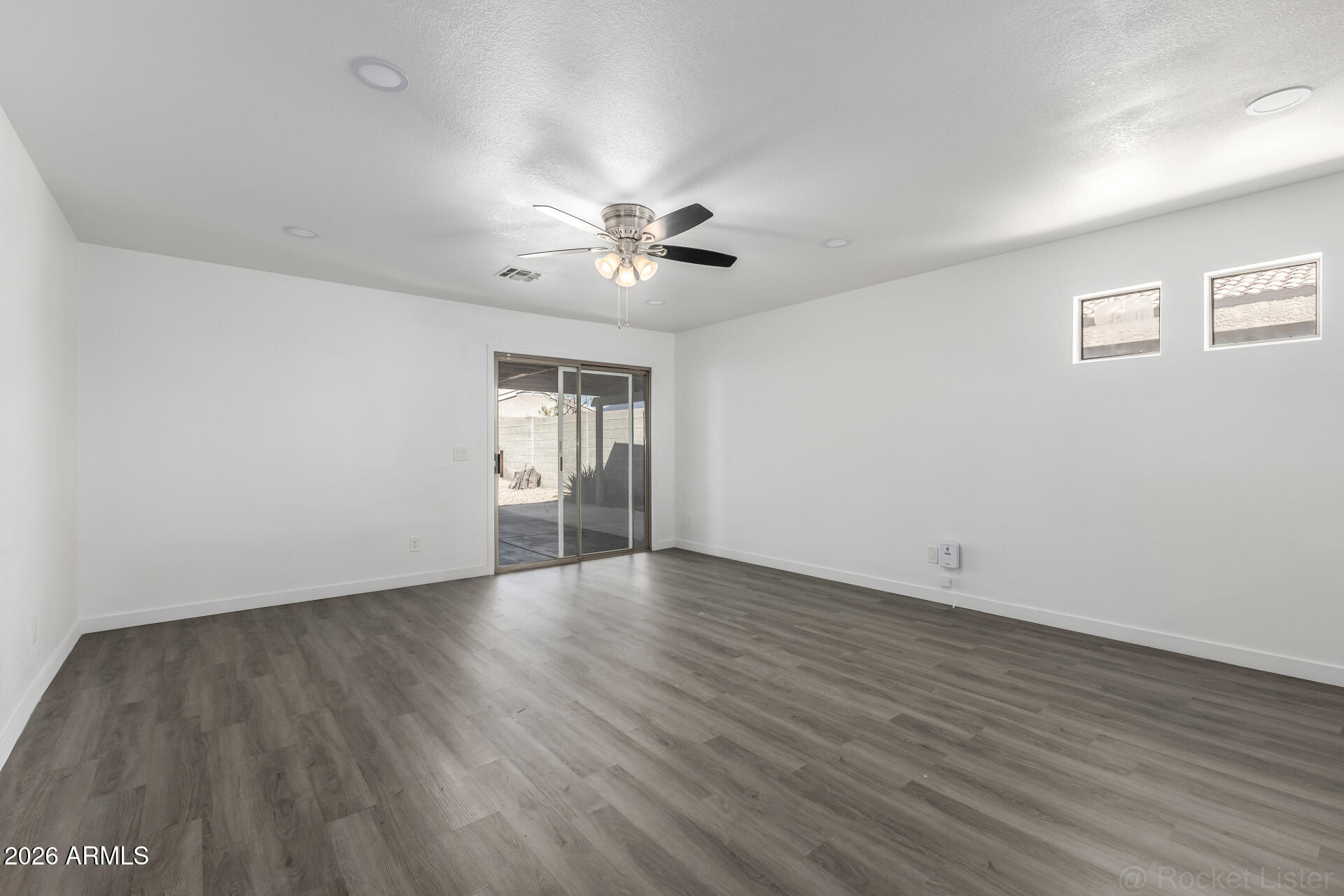 1294 W MESQUITE Avenue