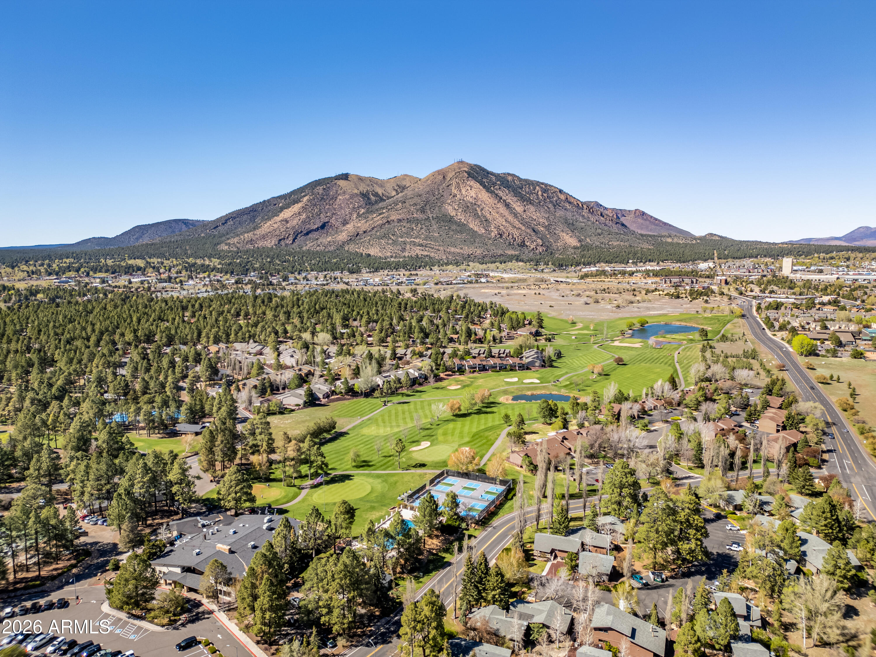 2747 N FAIRVIEW Drive