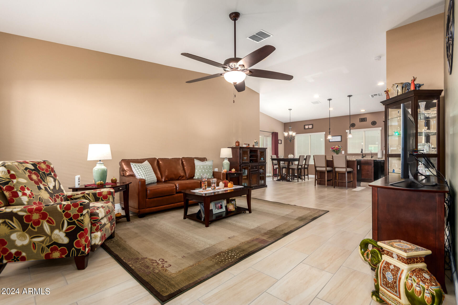 2603 E HICKORY Street