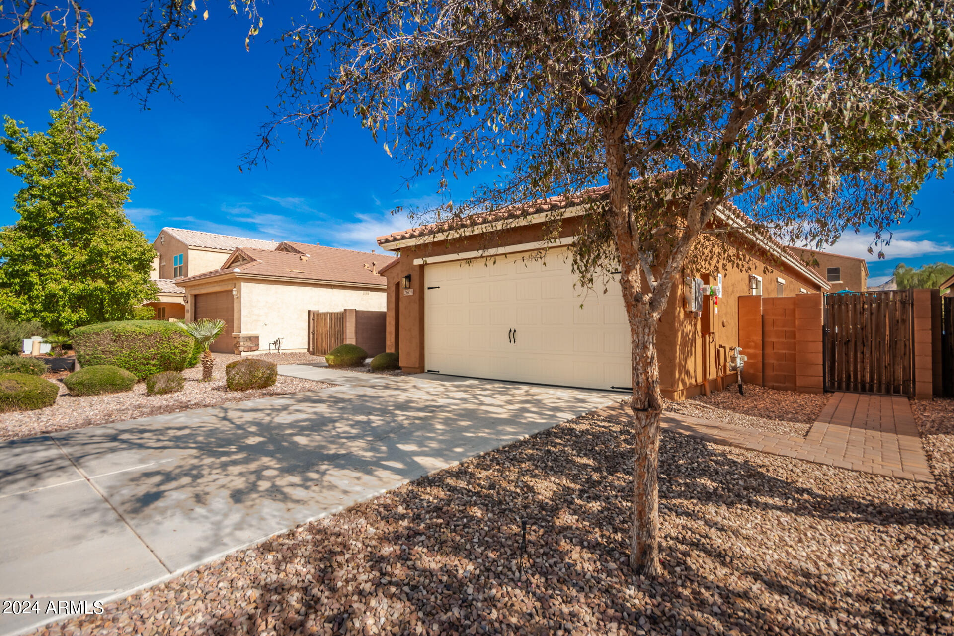 2603 E HICKORY Street