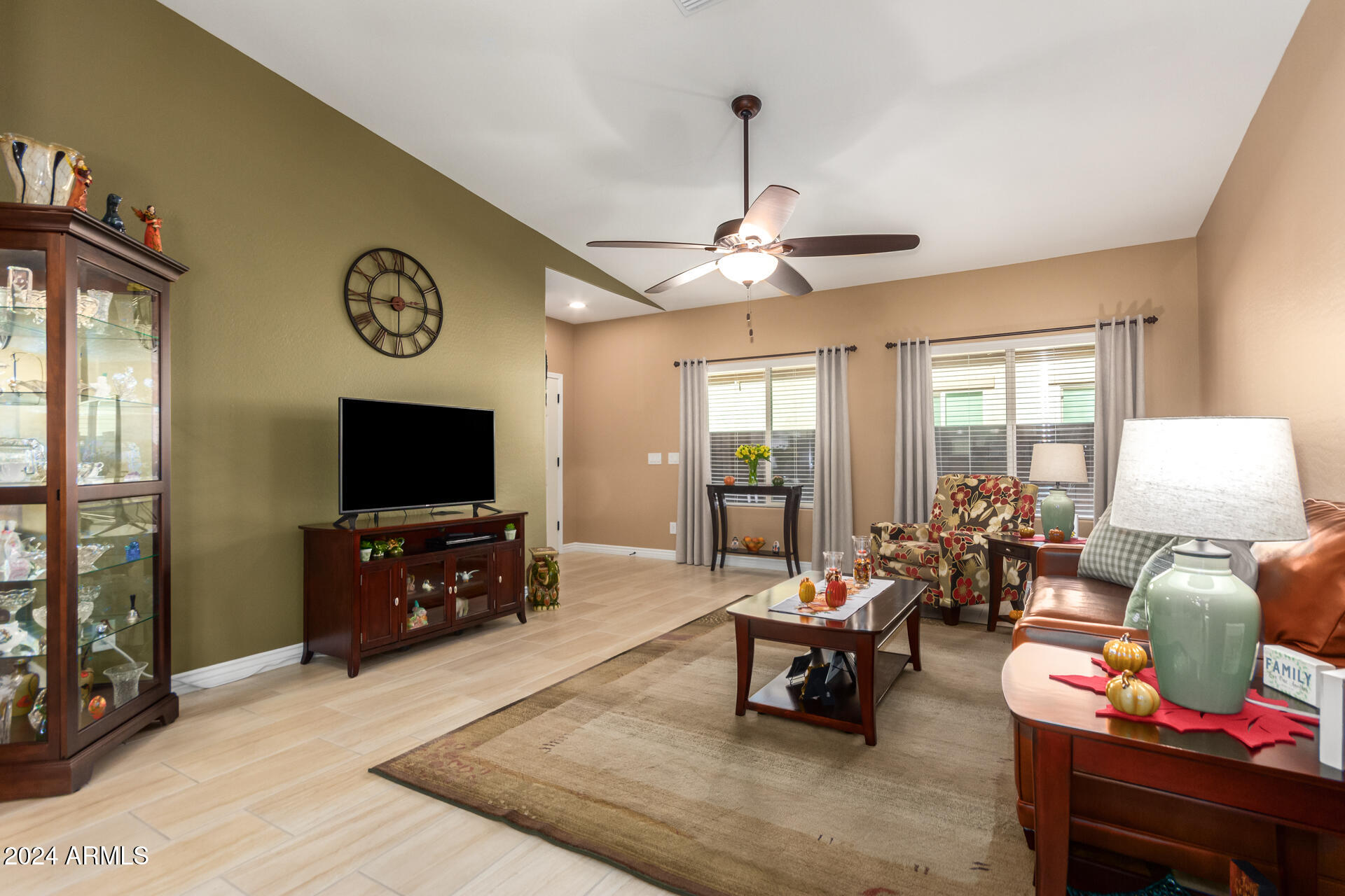 2603 E HICKORY Street