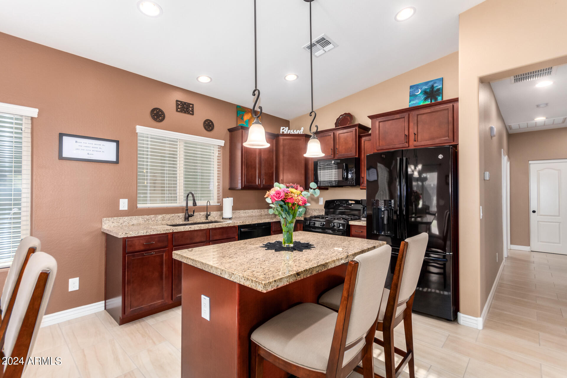 2603 E HICKORY Street