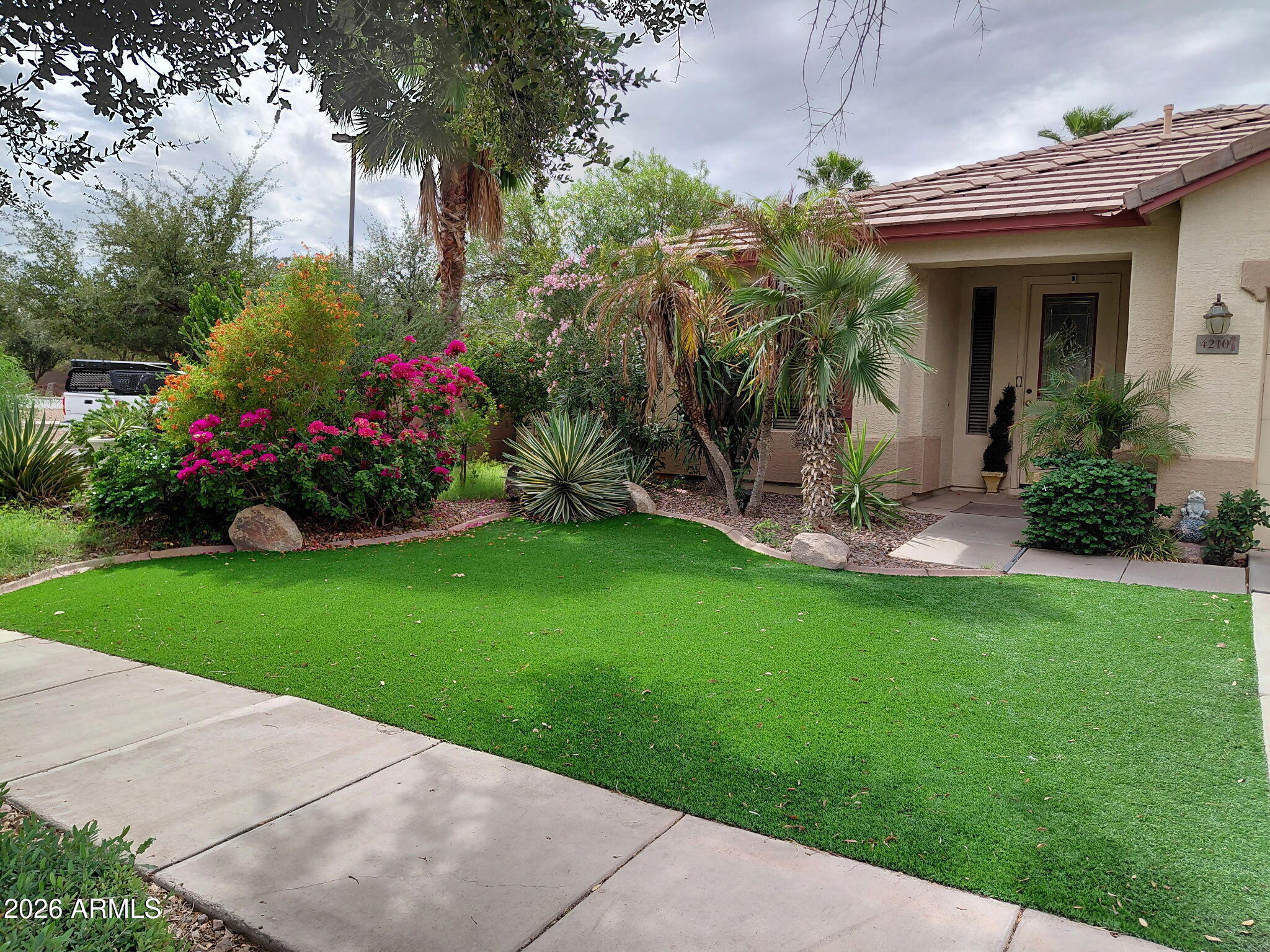 4210 S SPLENDOR Place