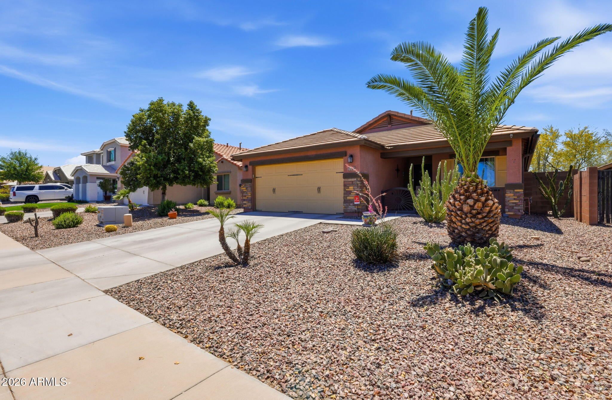 2215 E HAZELTINE Way