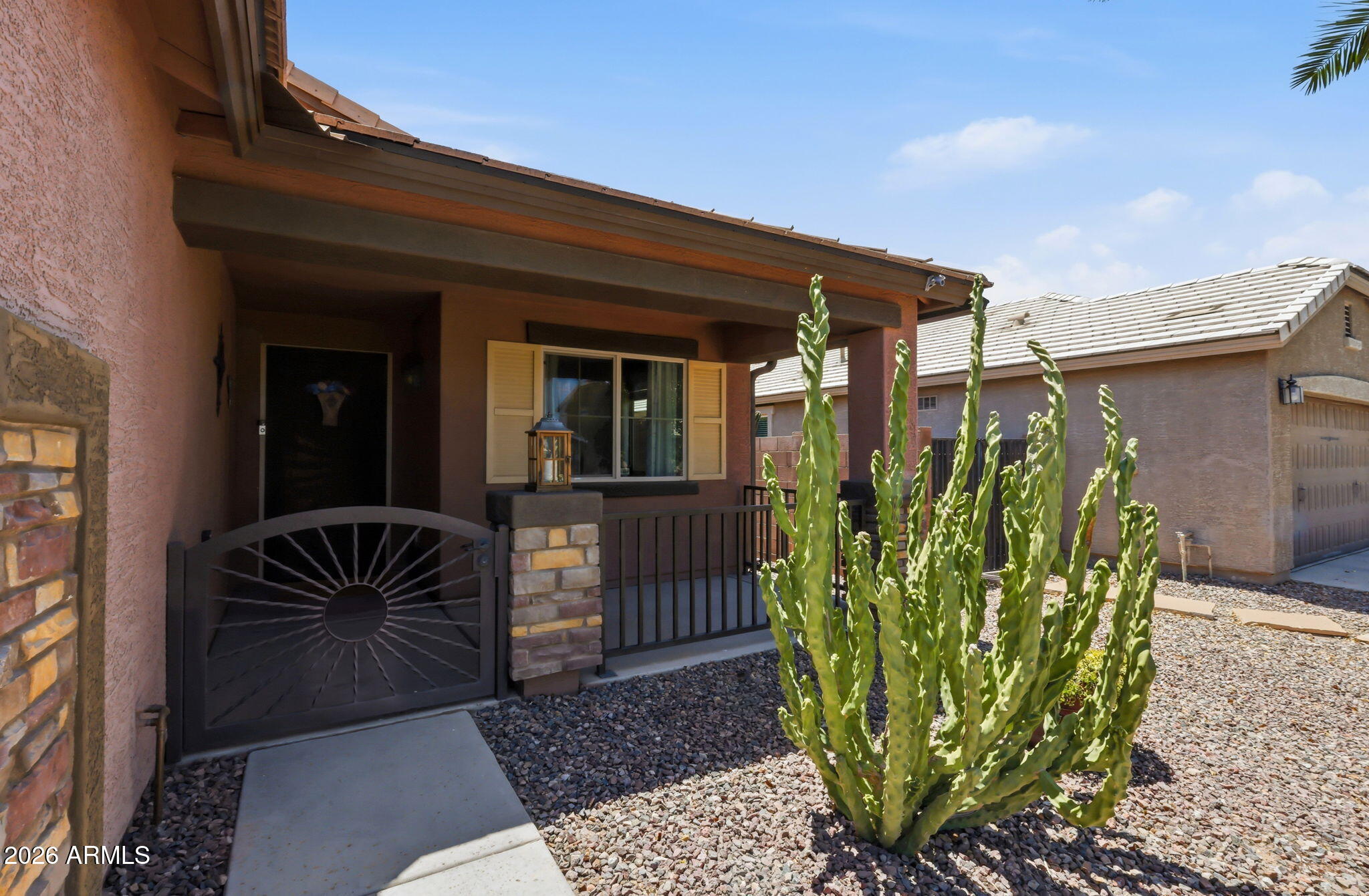 2215 E HAZELTINE Way