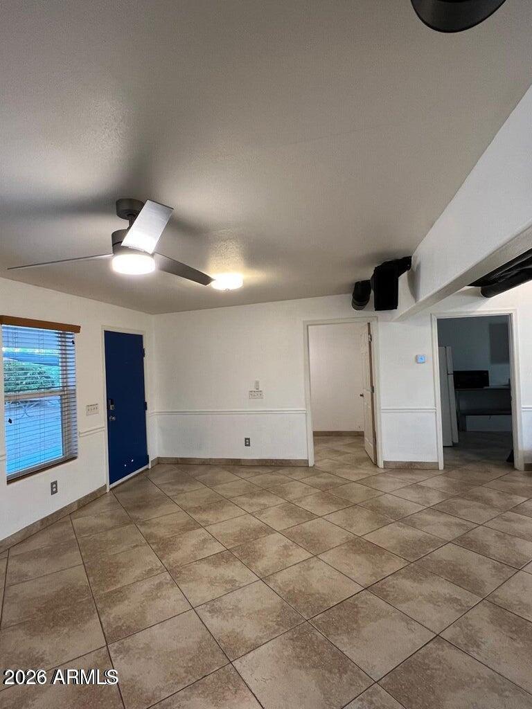 1613 W Mountain View Road A