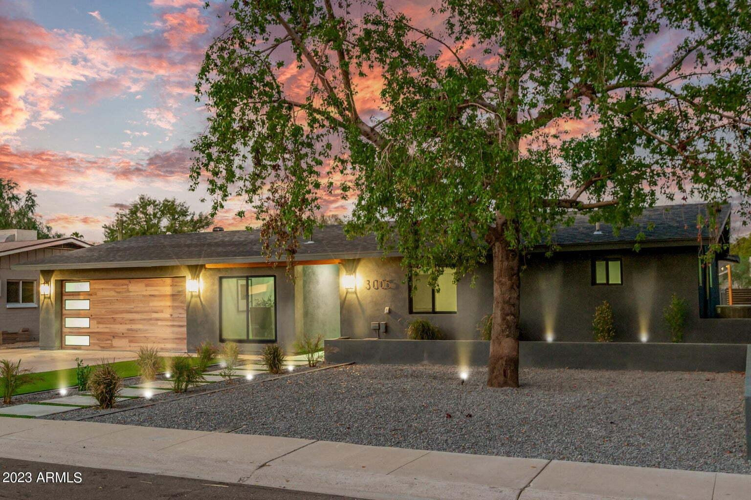 3005 N 81st Place