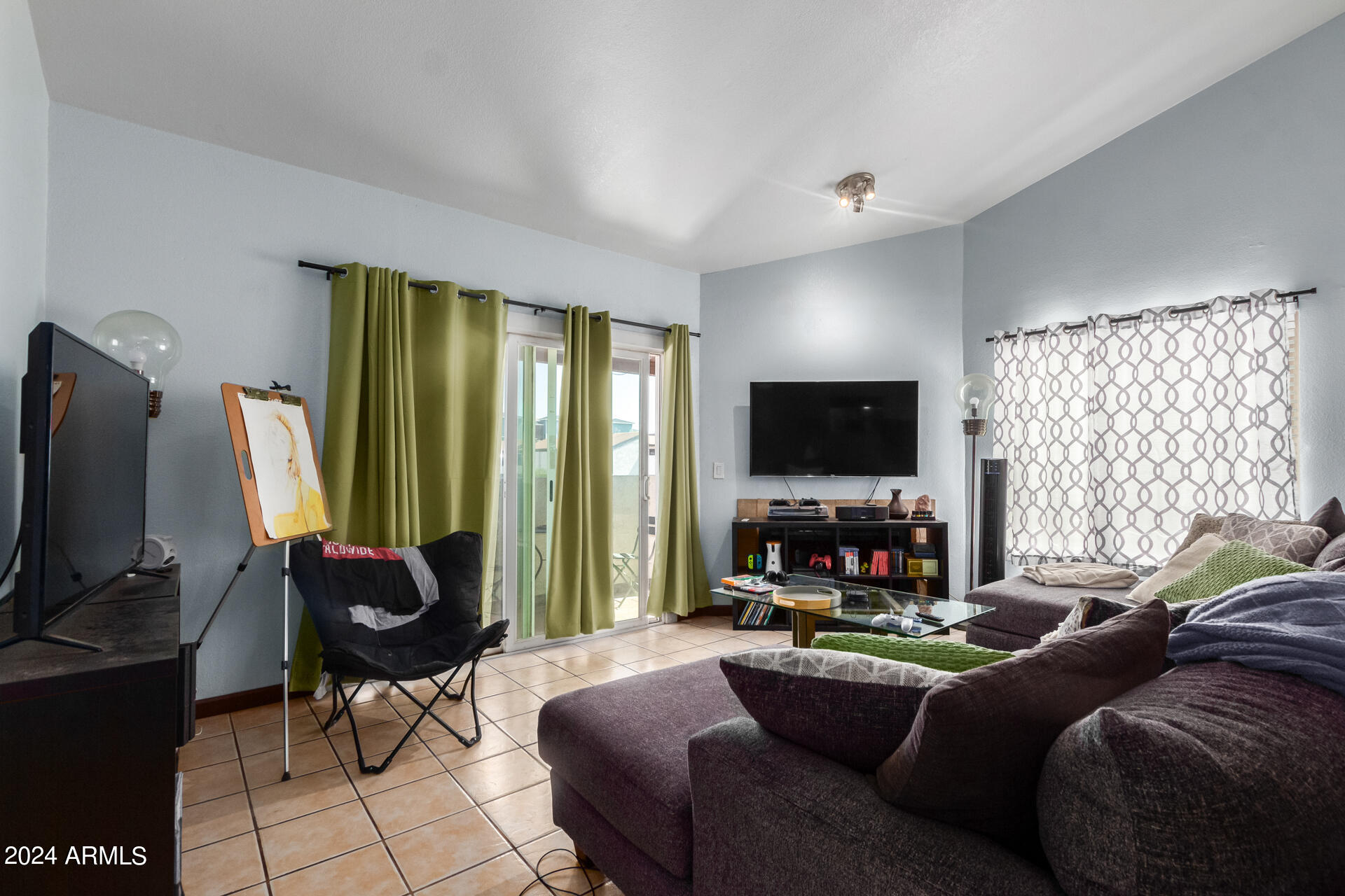 3422 N 12TH Place