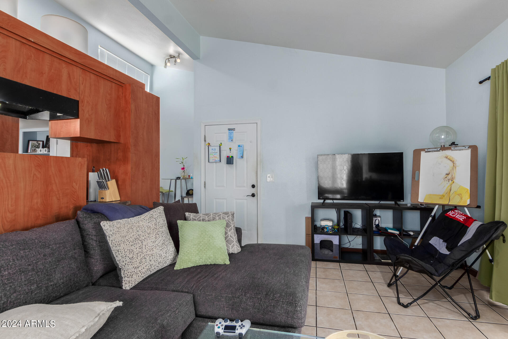 3422 N 12TH Place