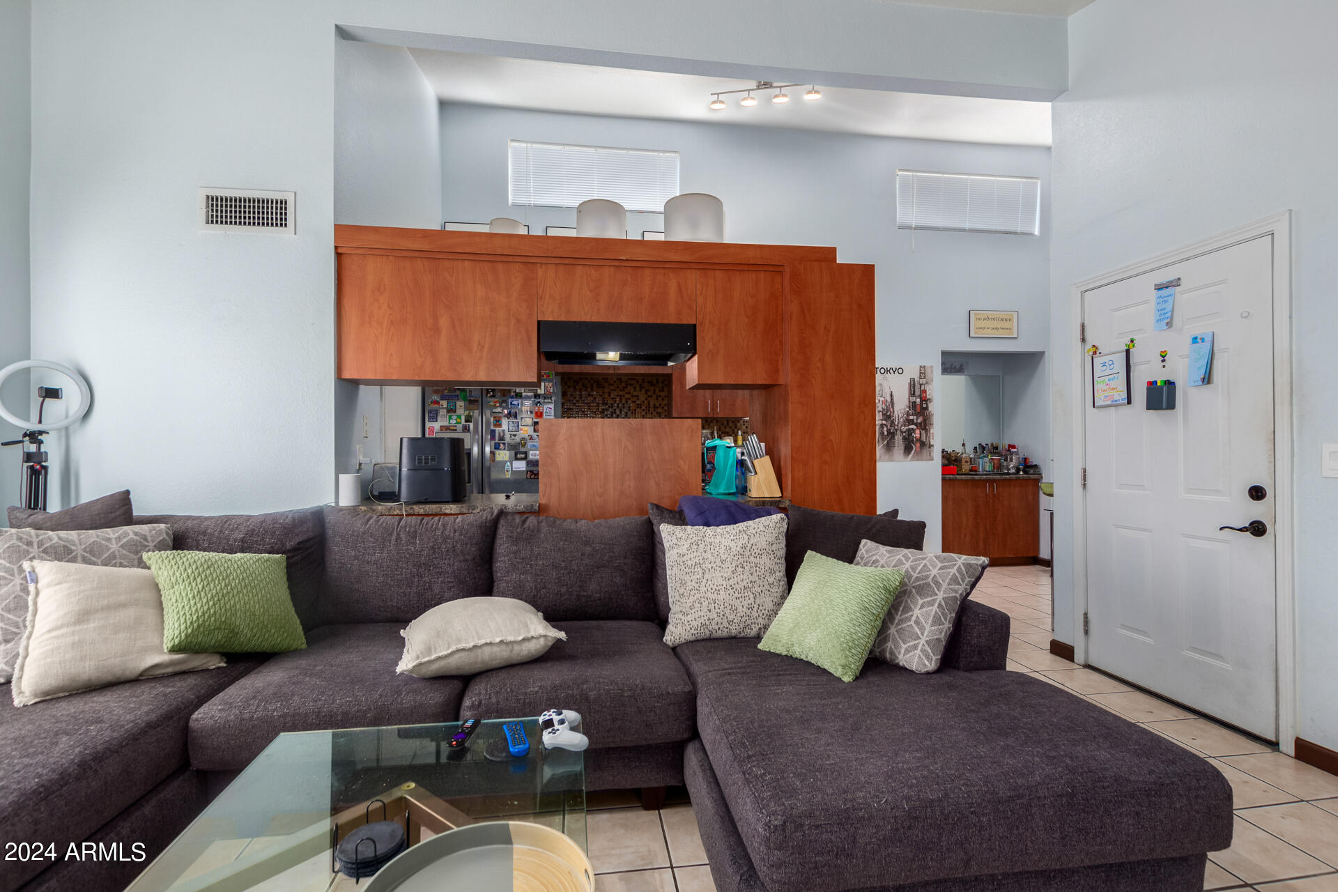 3422 N 12TH Place