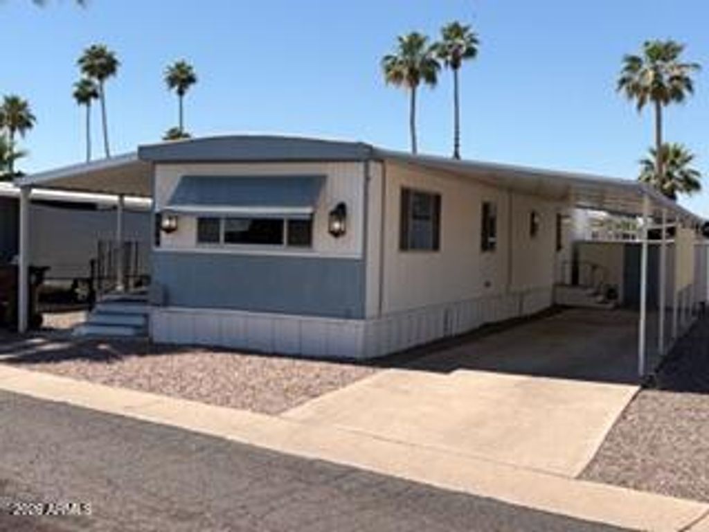 Photo of 7300 N 51st Avenue #F-151, Glendale, AZ 85301 (MLS # 7011652)