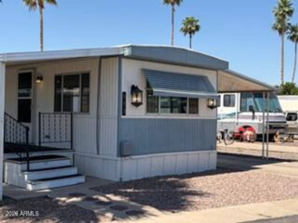 Photo of 7300 N 51st Avenue #F-151, Glendale, AZ 85301 (MLS # 7011652)