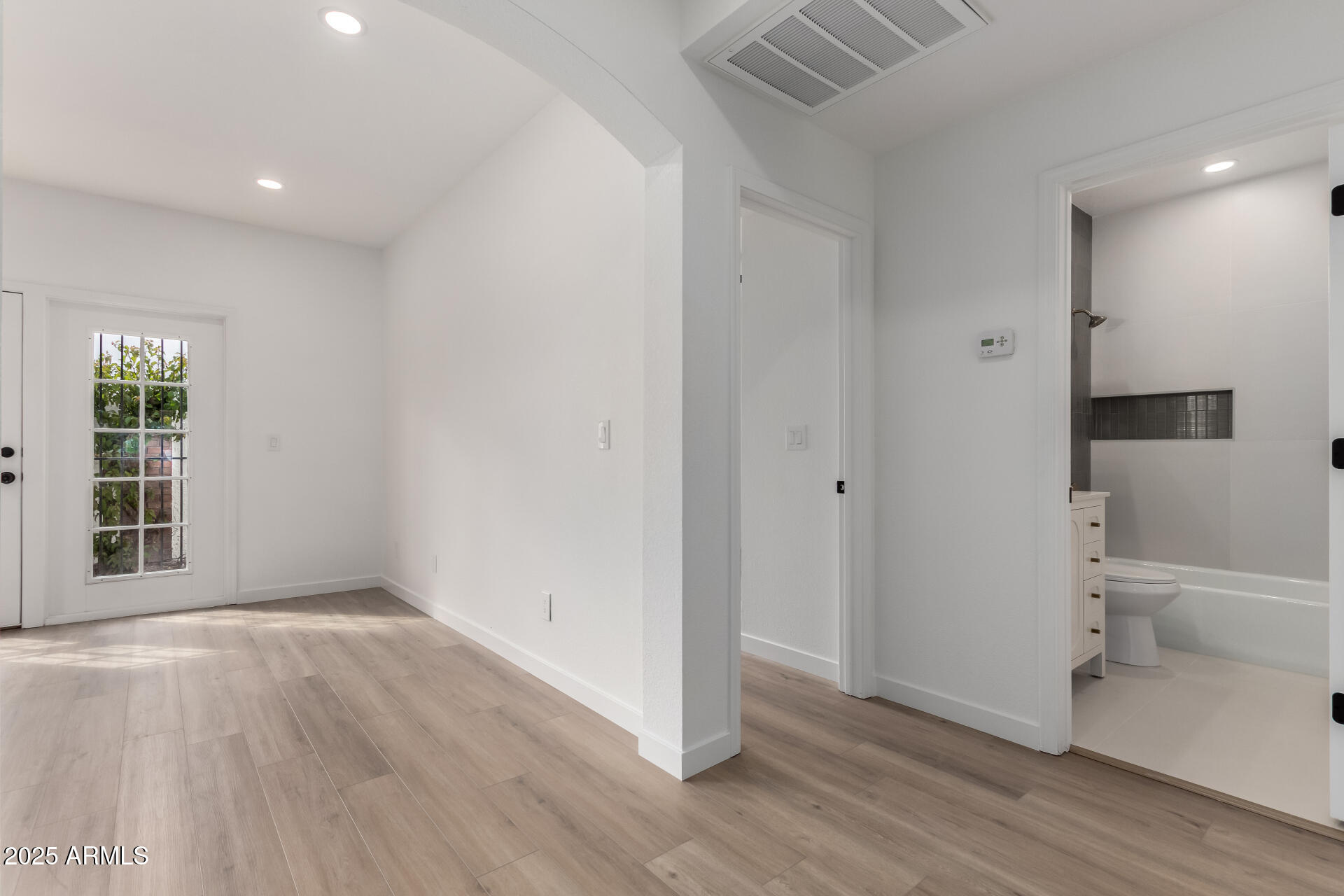 501 E 2ND Avenue 14