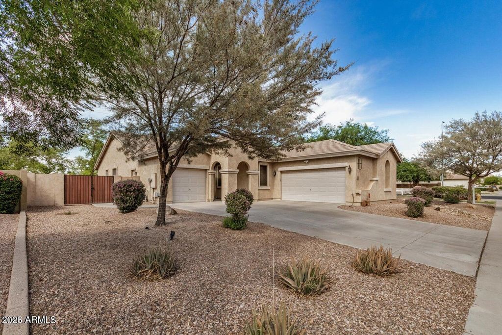 Photo of 2112 E Yellowstone Place, Chandler, AZ 85249 (MLS # 6971433)
