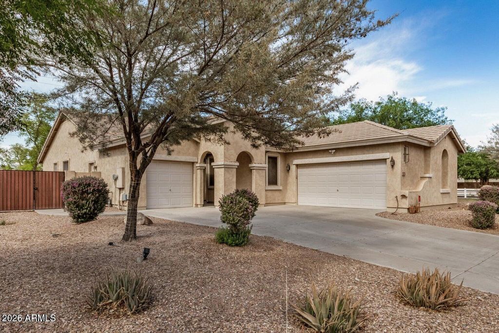 Photo of 2112 E Yellowstone Place, Chandler, AZ 85249 (MLS # 6971433)