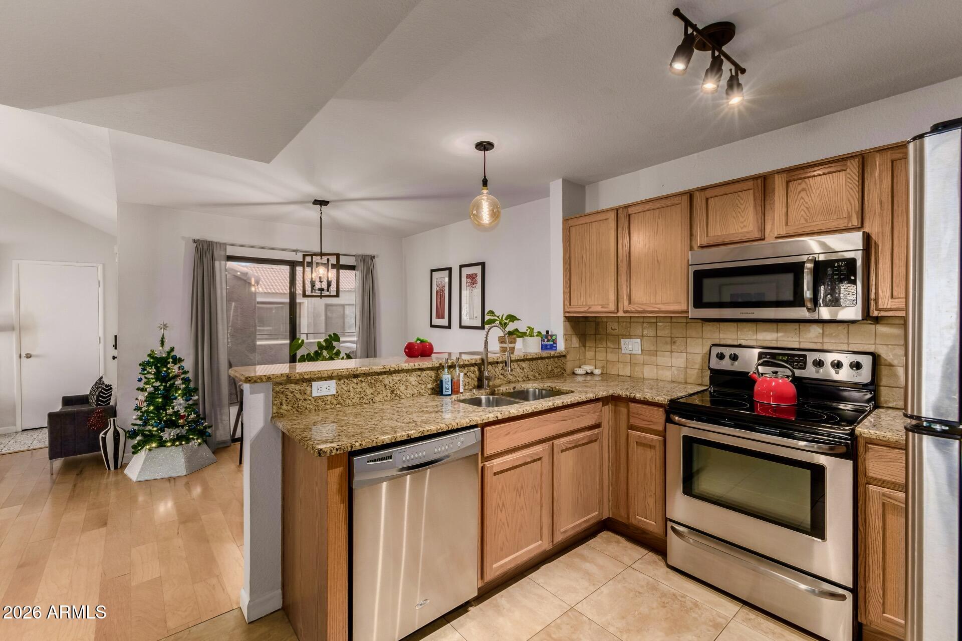 5122 E SHEA Boulevard 2097