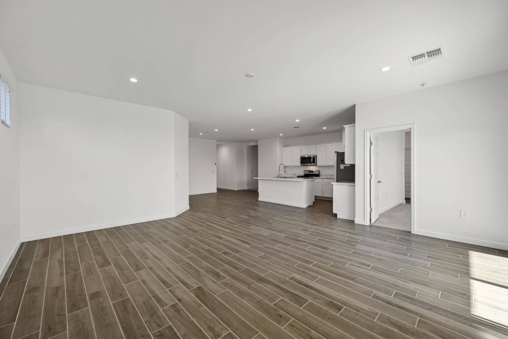 2129 W Spaulding Avenue