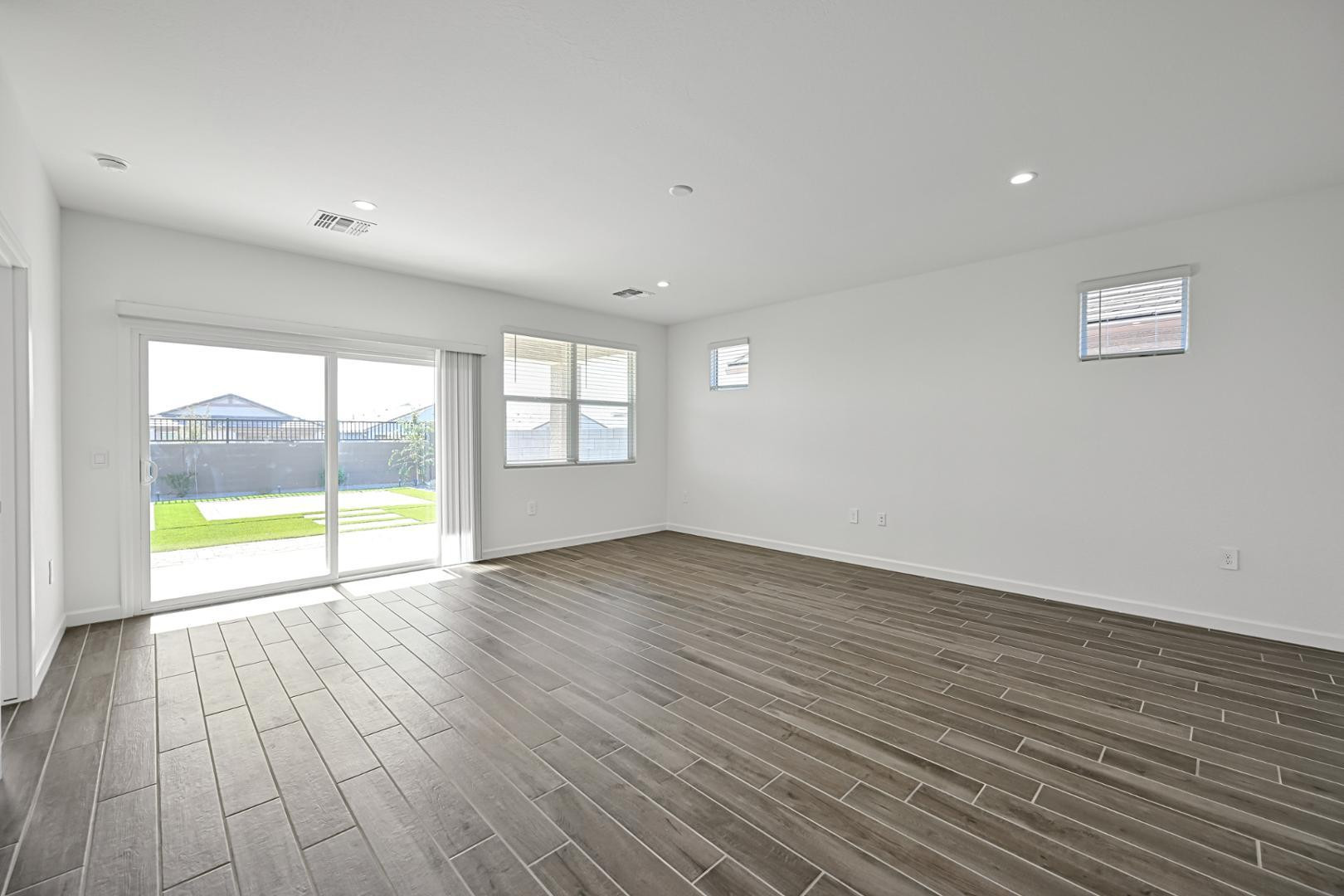 2129 W Spaulding Avenue