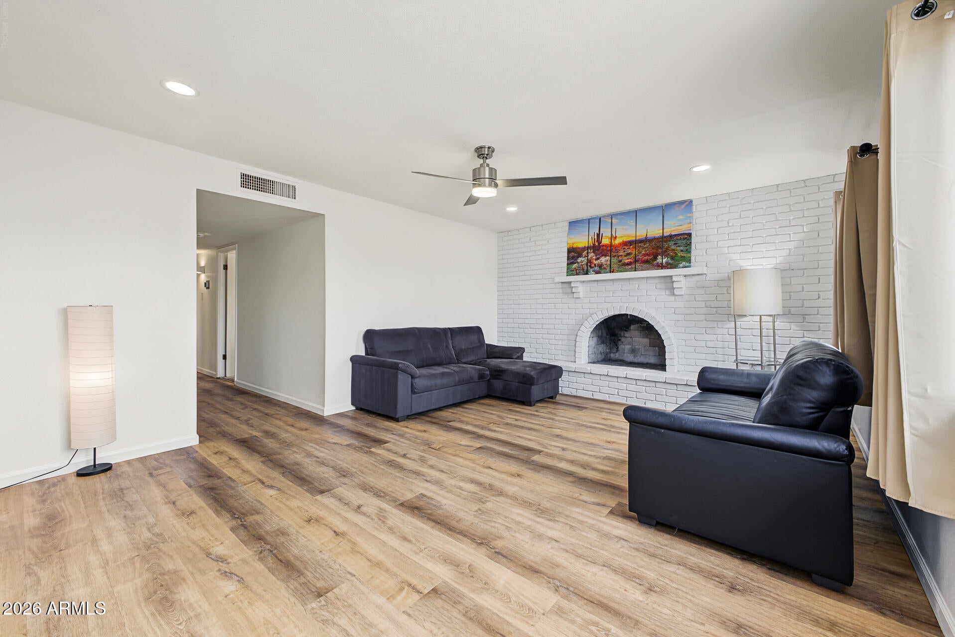 213 E STRAHAN Drive