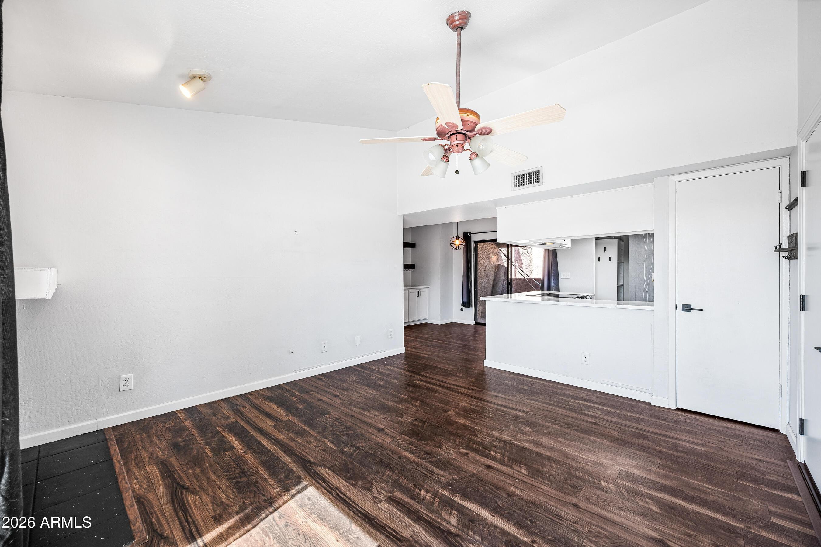 5146 E Oak Street Unit 204