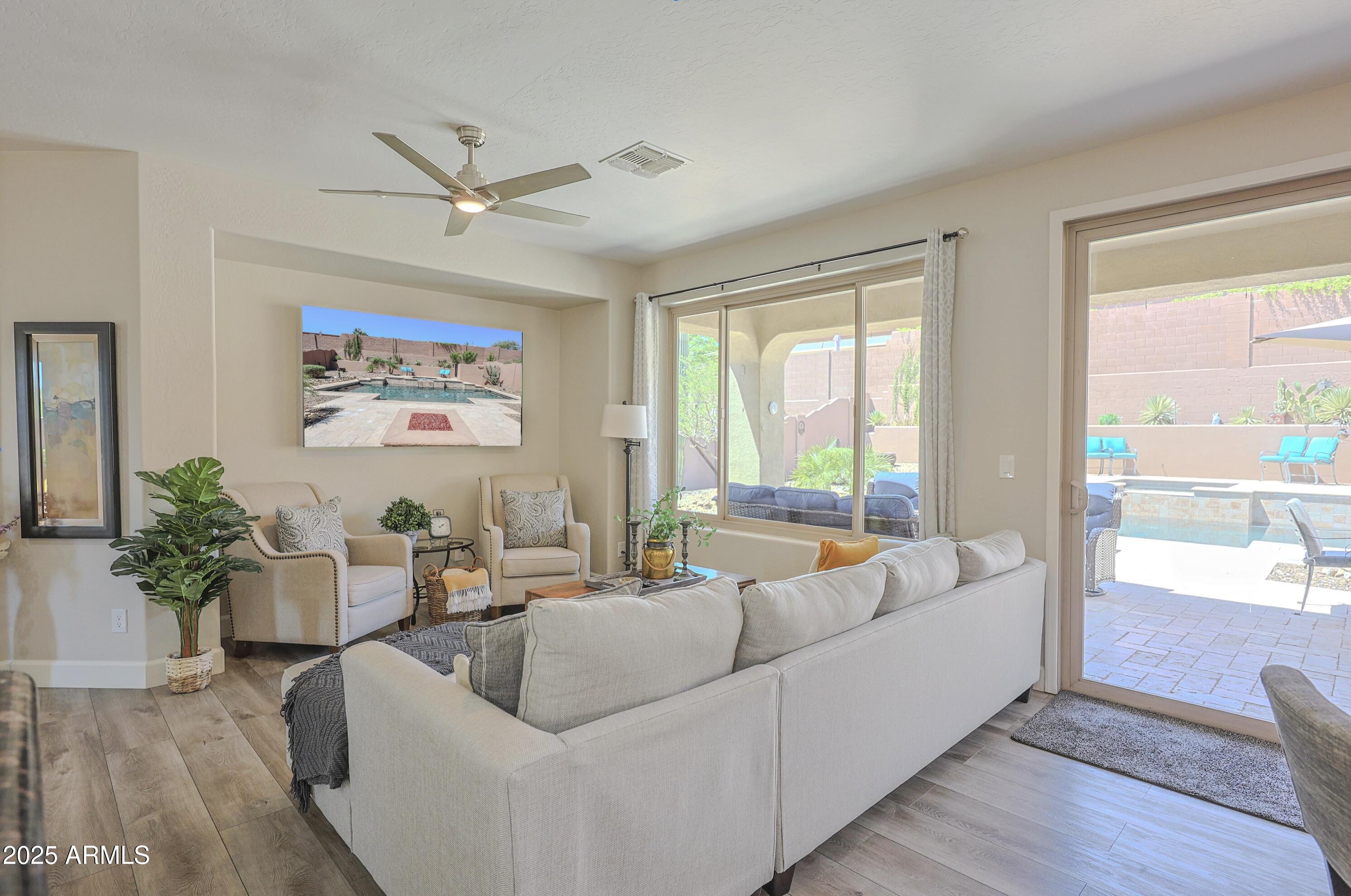 2462 W TURTLE HILL Drive