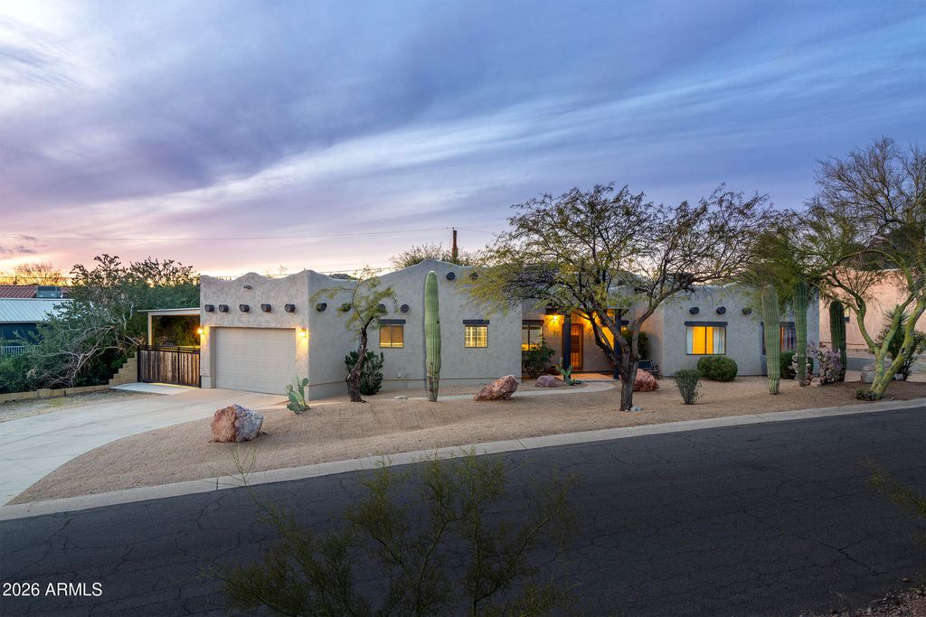 Photo of 9822 E Palermo Avenue, Gold Canyon, AZ 85118 (MLS # 6979760)