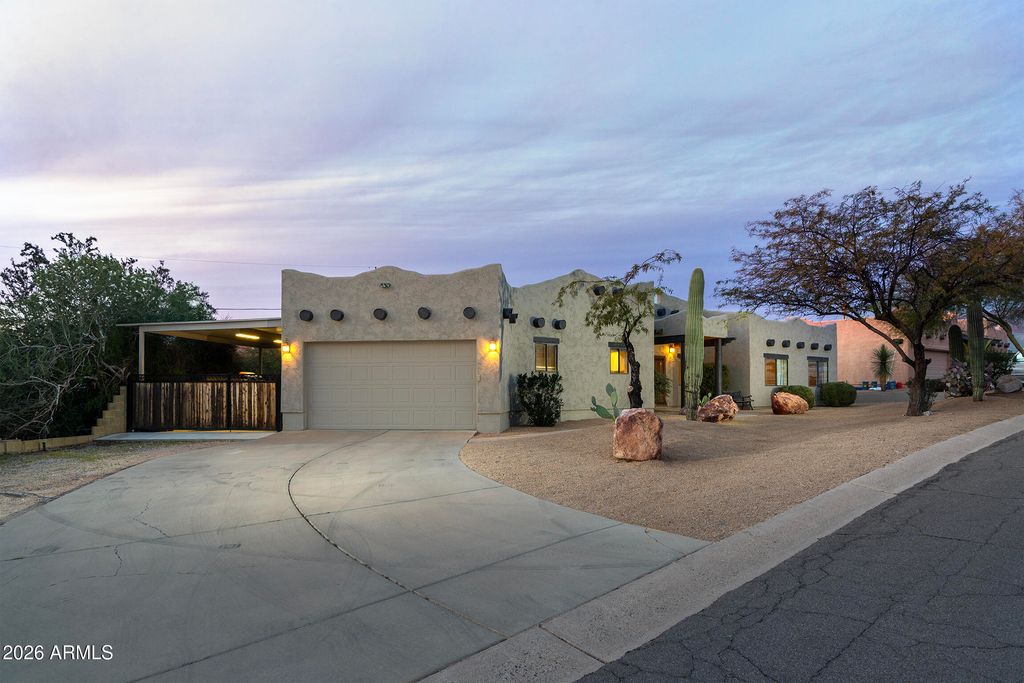 Photo of 9822 E Palermo Avenue, Gold Canyon, AZ 85118 (MLS # 6979760)