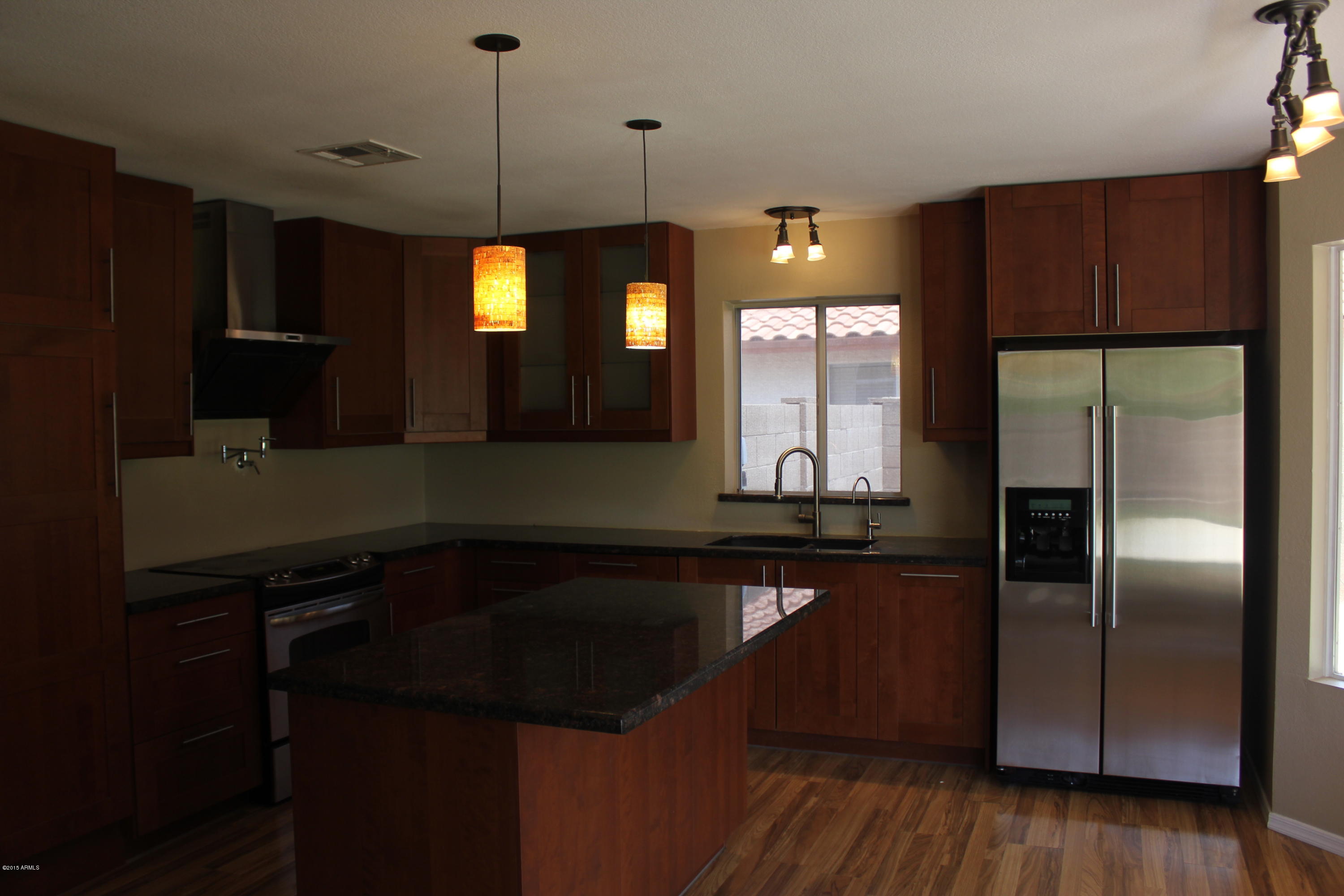 1221 W CHICAGO Street