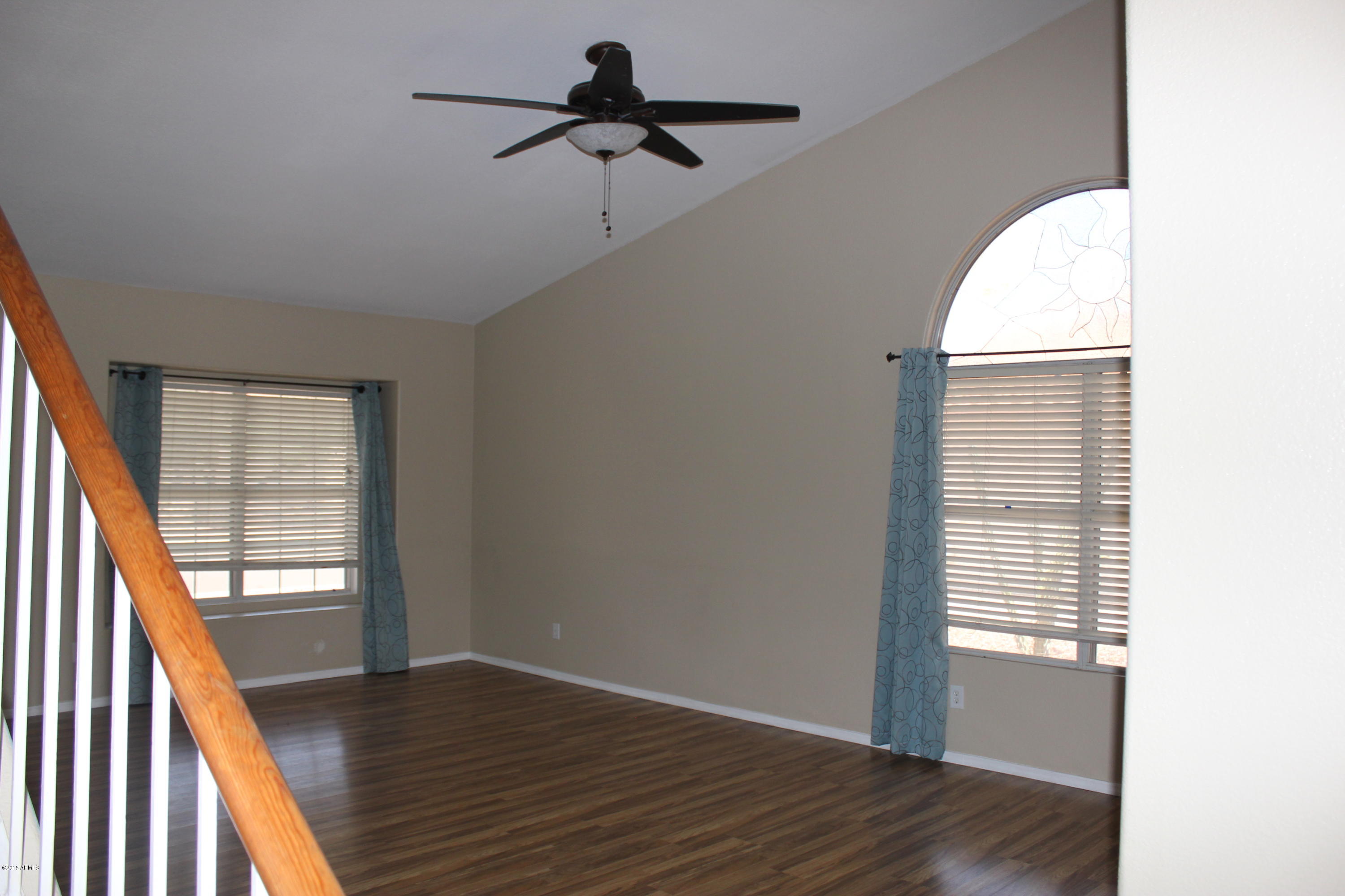 1221 W CHICAGO Street