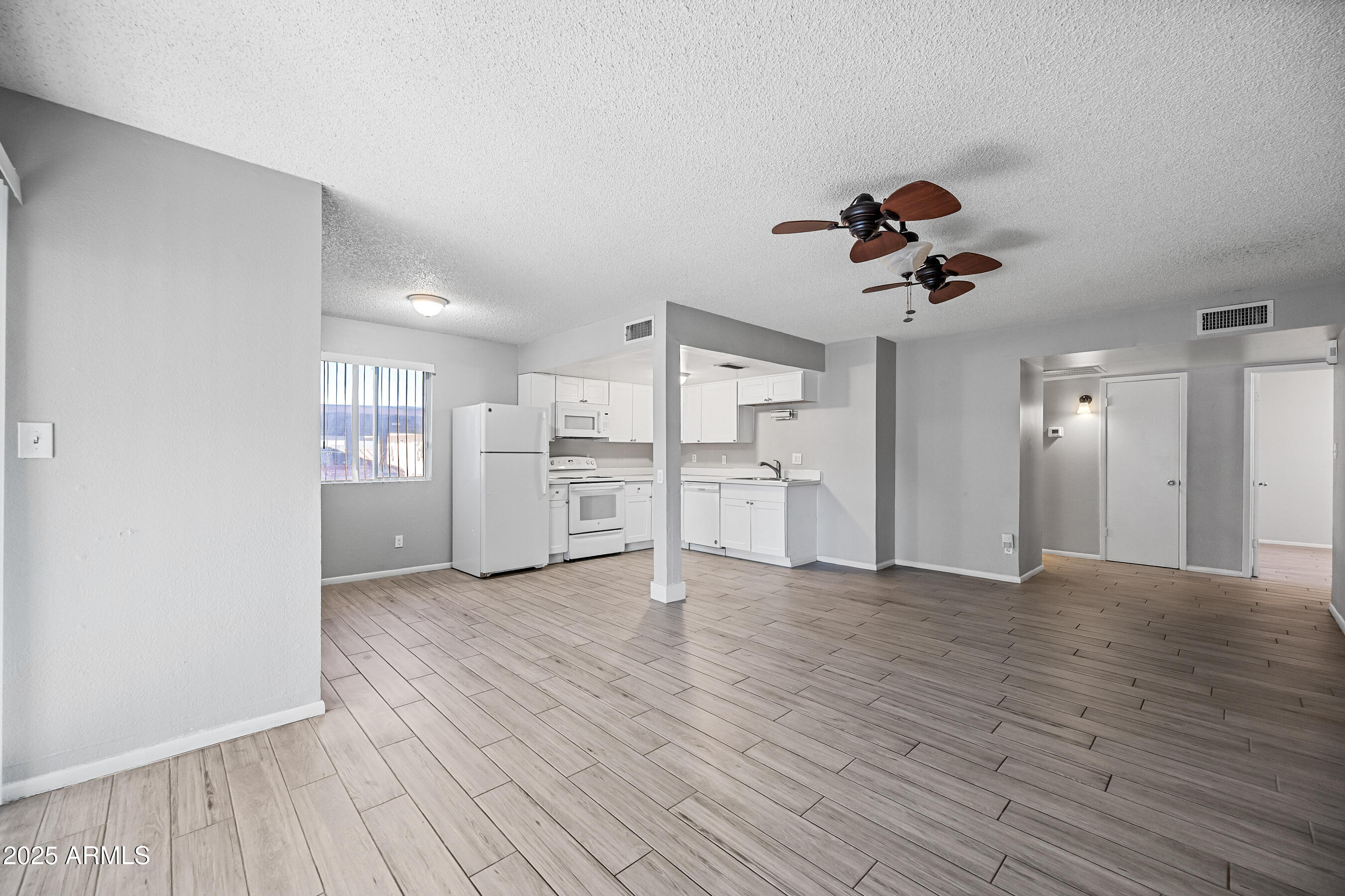 3445 E EARLL Drive 1